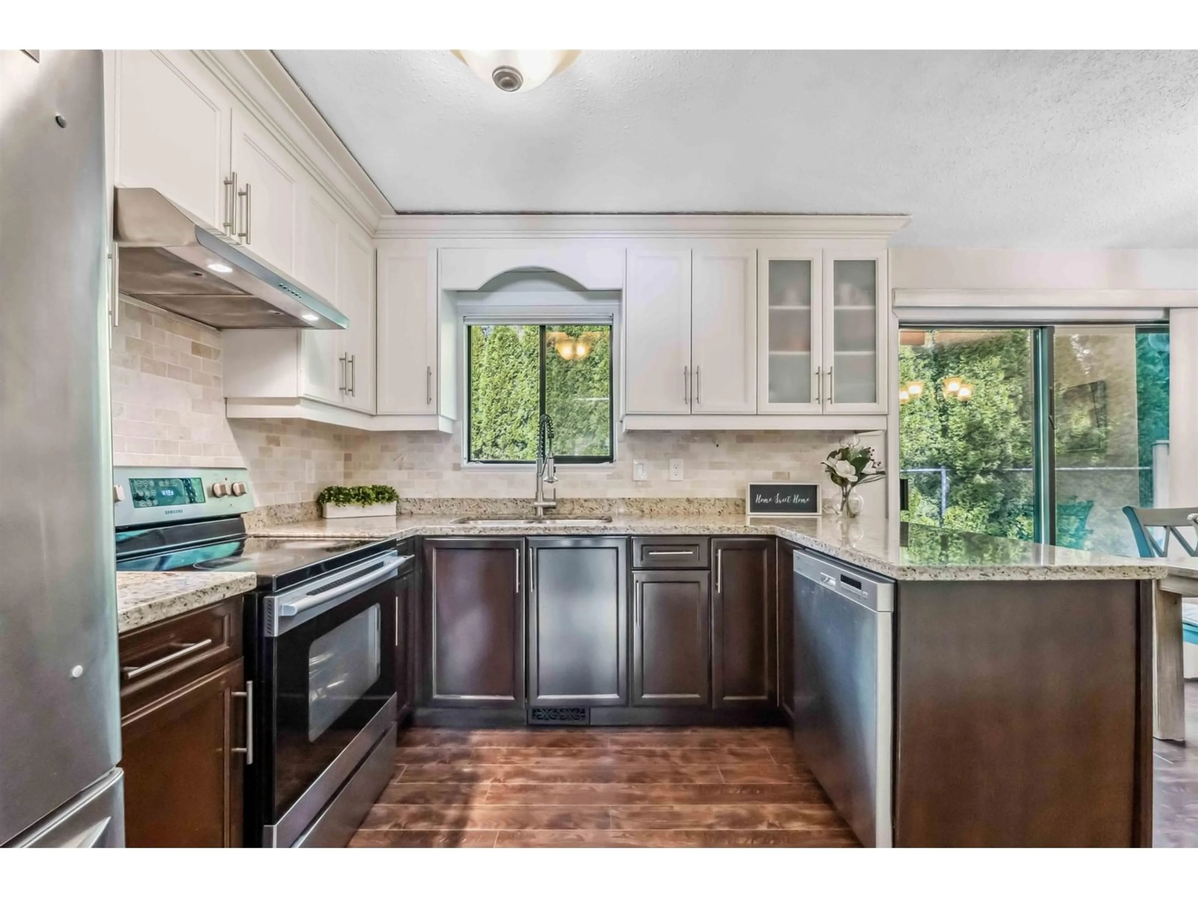 Open concept kitchen, ceramic/tile floor for 1831 KEYS, Abbotsford British Columbia V3S5G9