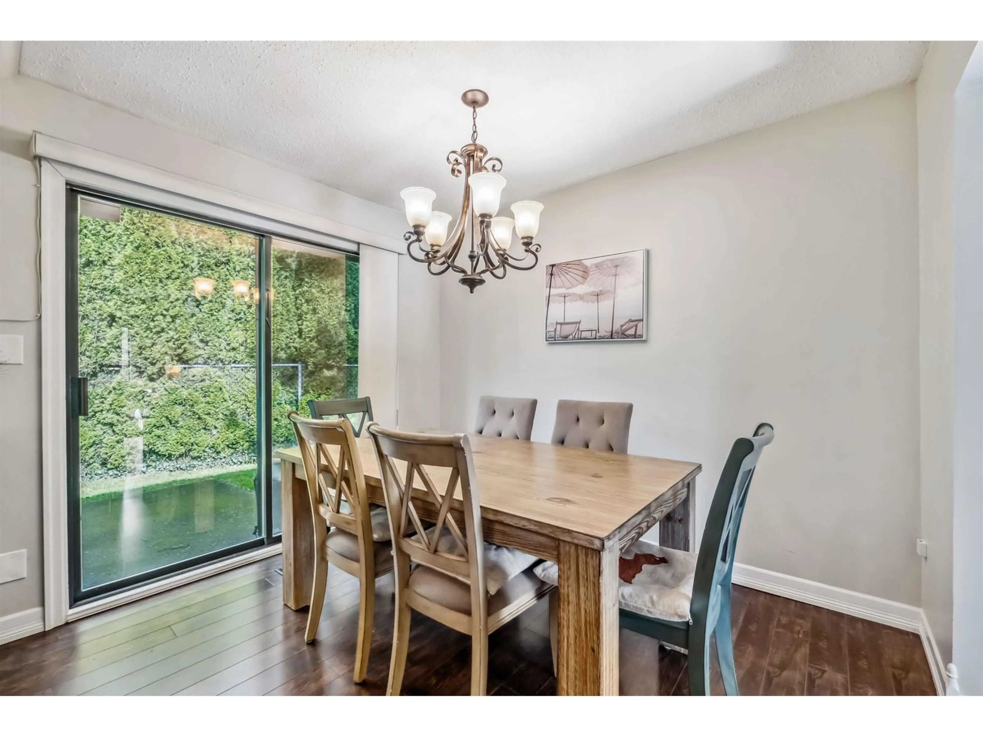 Dining room, wood/laminate floor for 1831 KEYS, Abbotsford British Columbia V3S5G9