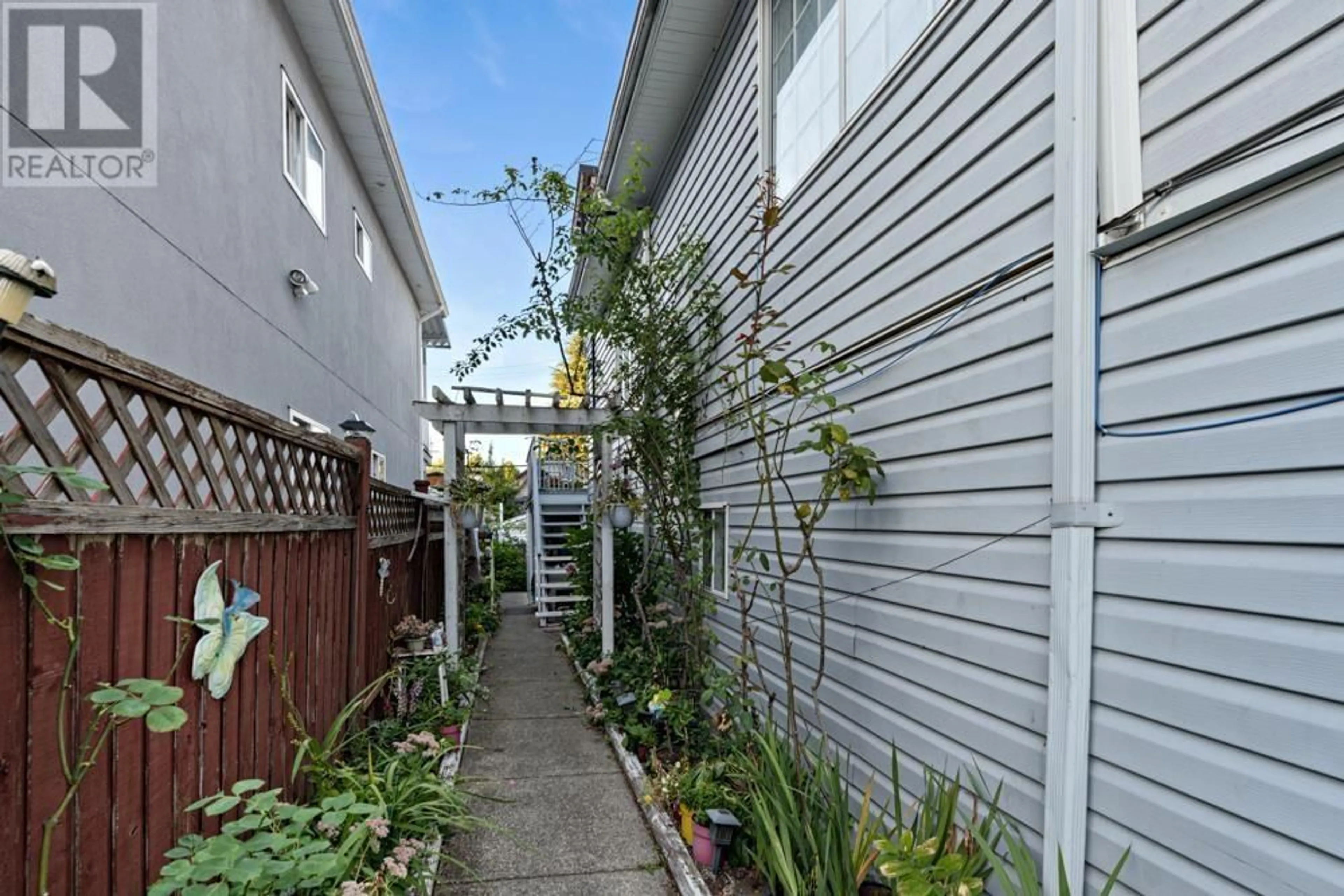 Patio, street for 727 39TH AVENUE, Vancouver British Columbia V5W1K5