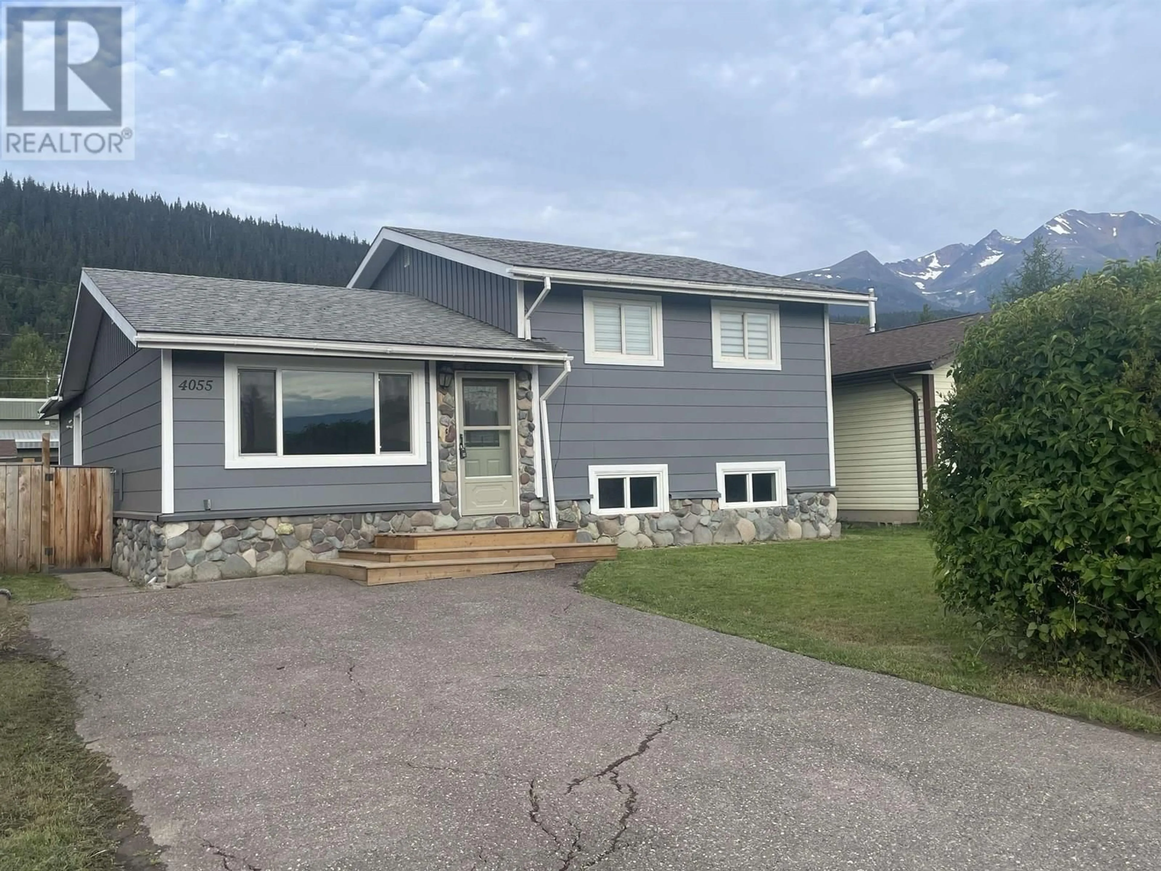 A pic from outside/outdoor area/front of a property/back of a property/a pic from drone, mountain view for 4055 ALFRED AVENUE, Smithers British Columbia V0J2N0