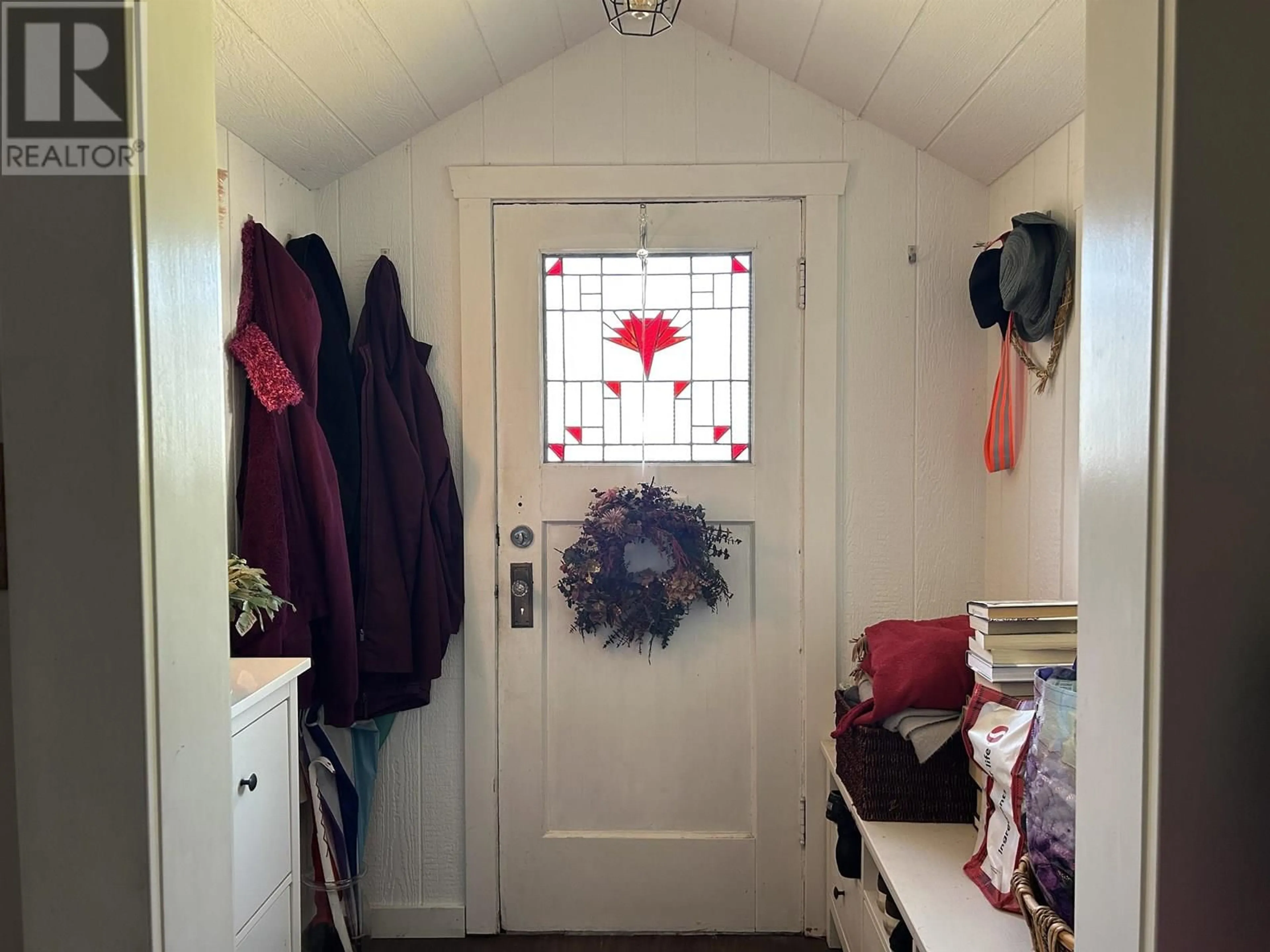Indoor entryway for 3474 FRANKLIN STREET, Vancouver British Columbia V5K1Y3