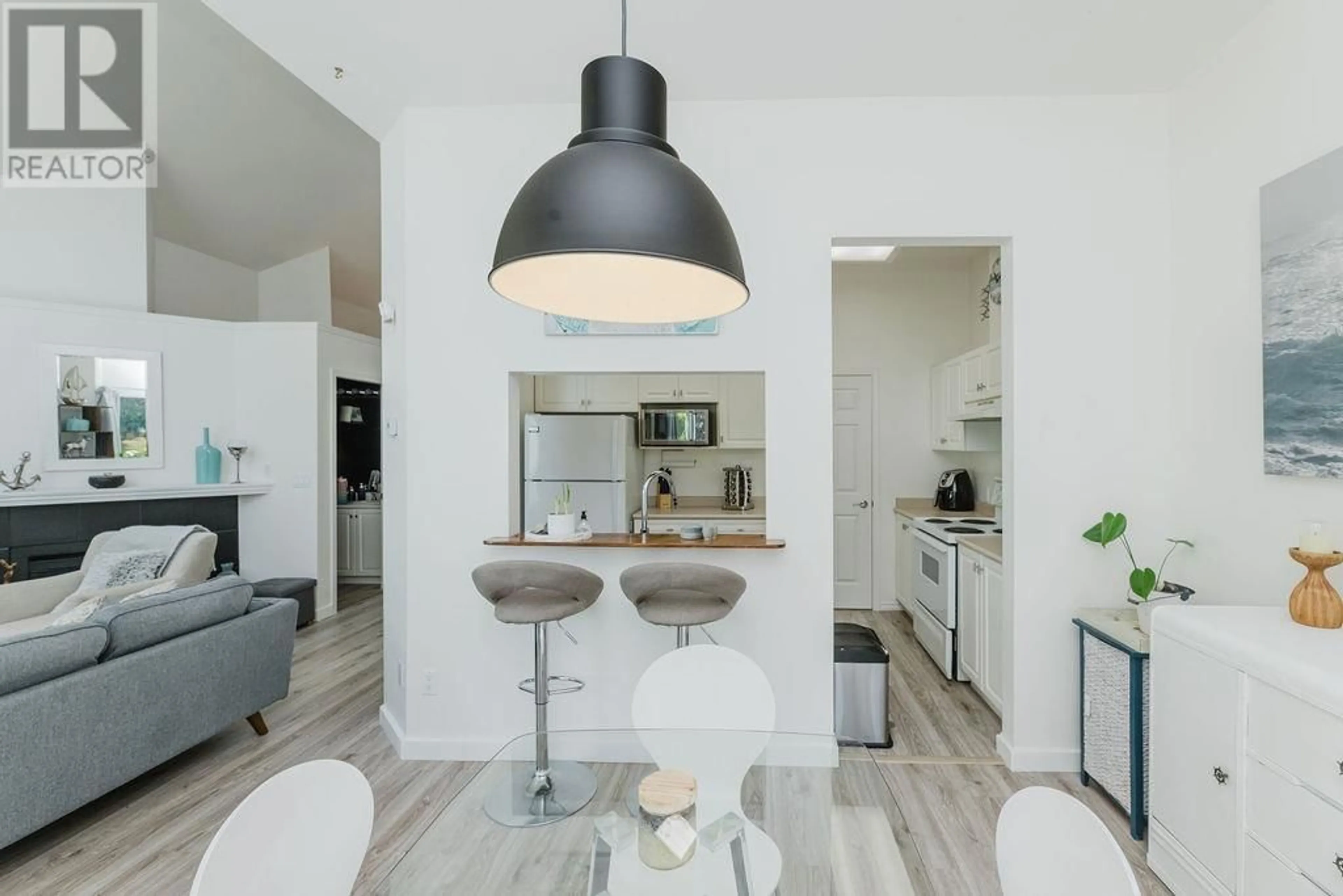 Open concept kitchen, unknown for 4 - 5740 MARINE WAY, Sechelt British Columbia V7Z0K3