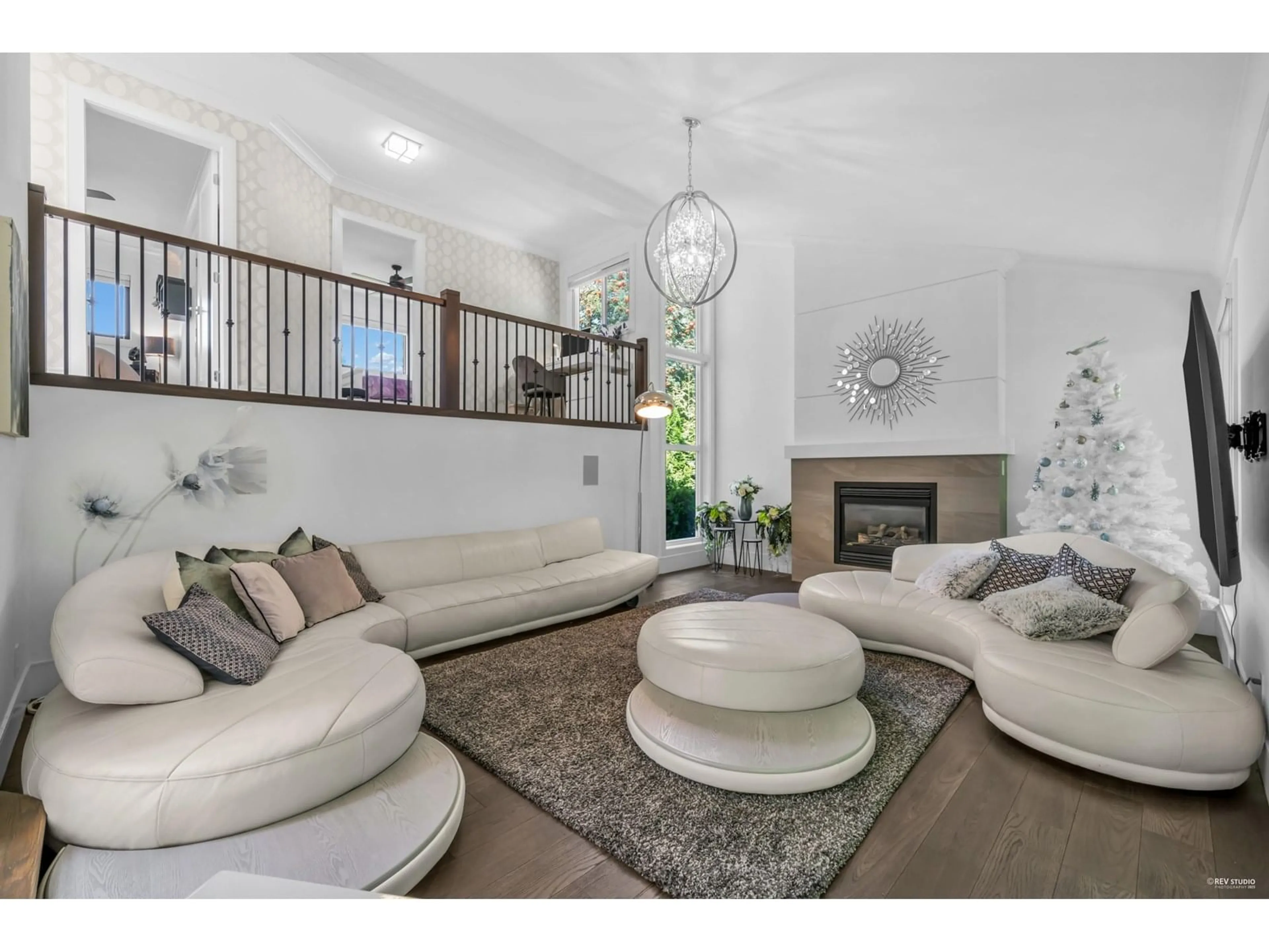 Living room with furniture, unknown for 1723 AMBLE GREENE, Surrey British Columbia V4A6H3