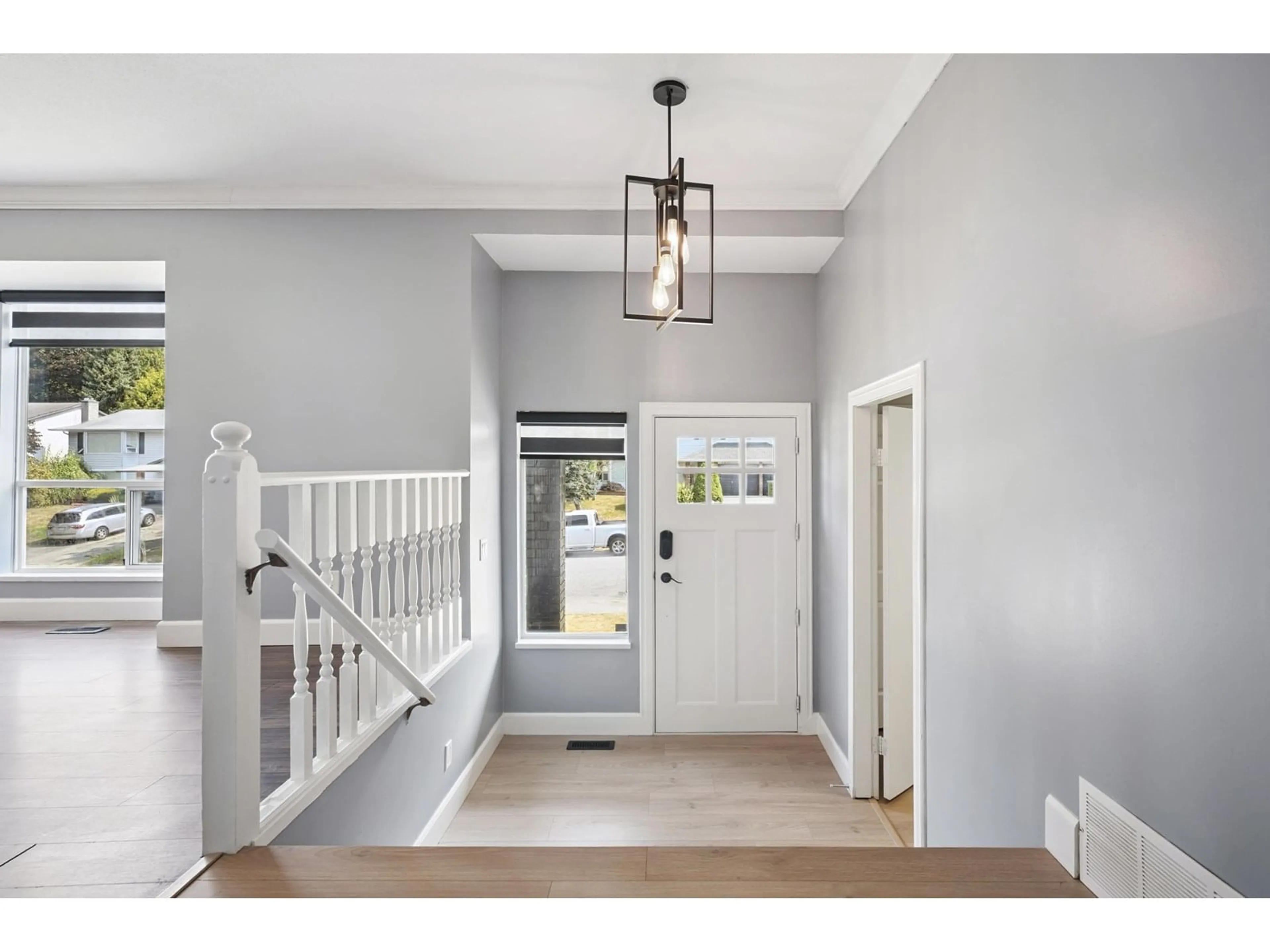 Indoor entryway for 2311 HARPER, Abbotsford British Columbia V3G2B2