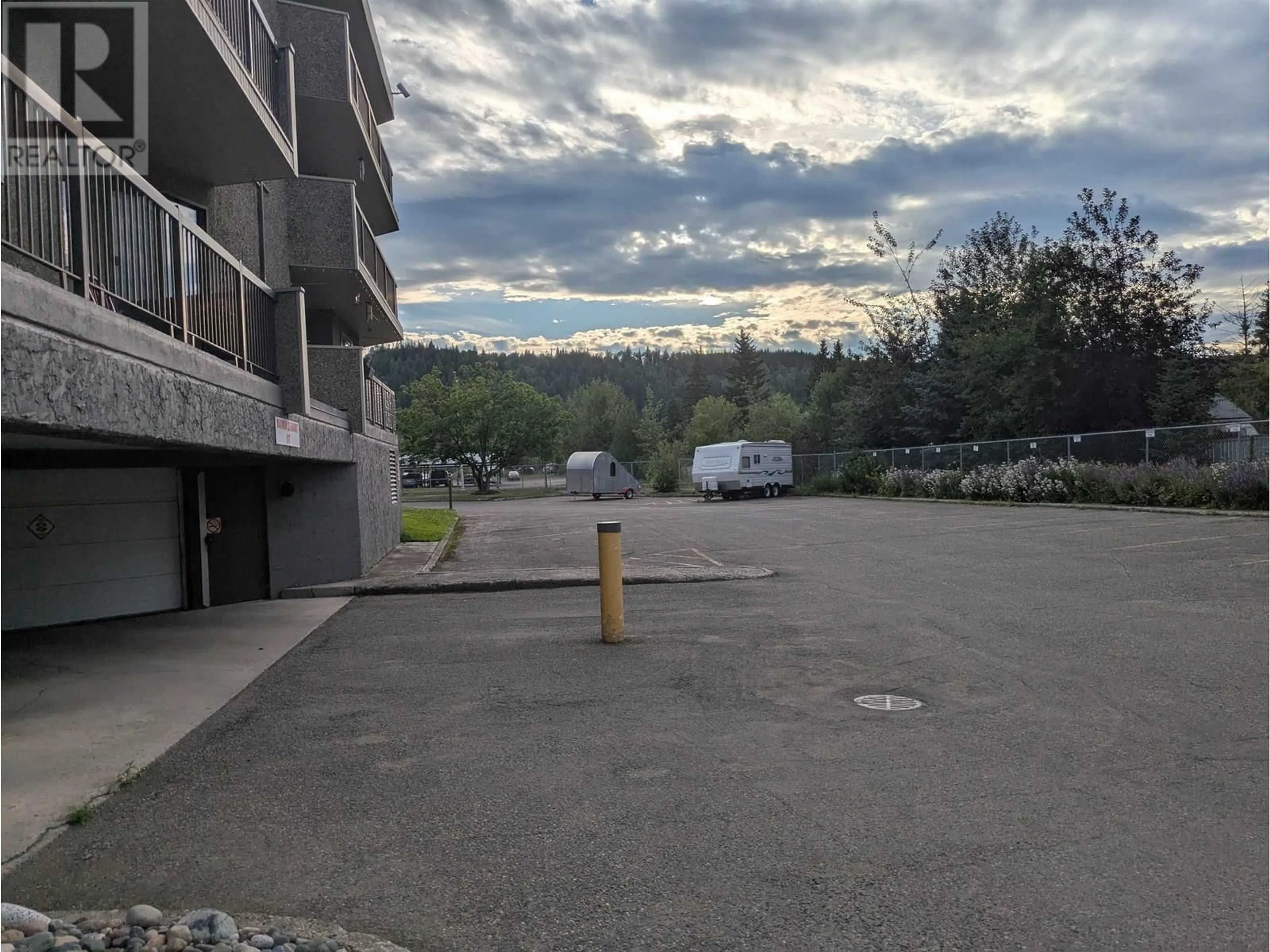 Parking for 319 - 4288 15TH AVENUE, Prince George British Columbia V2M5K6