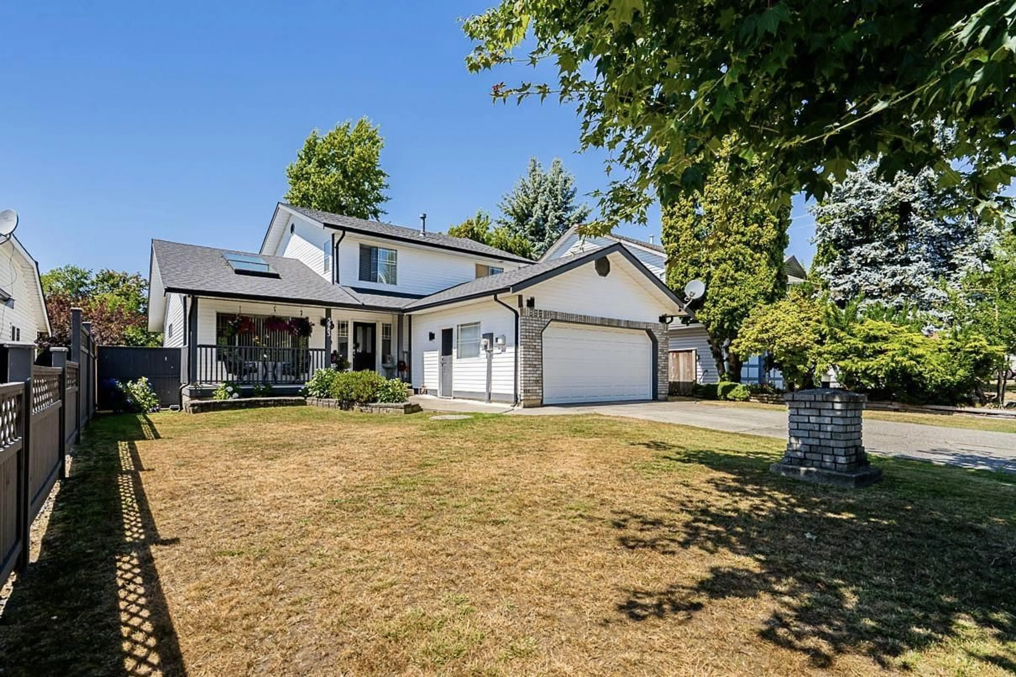 Home with vinyl exterior material, street for 5983 188, Surrey British Columbia V3S7M1