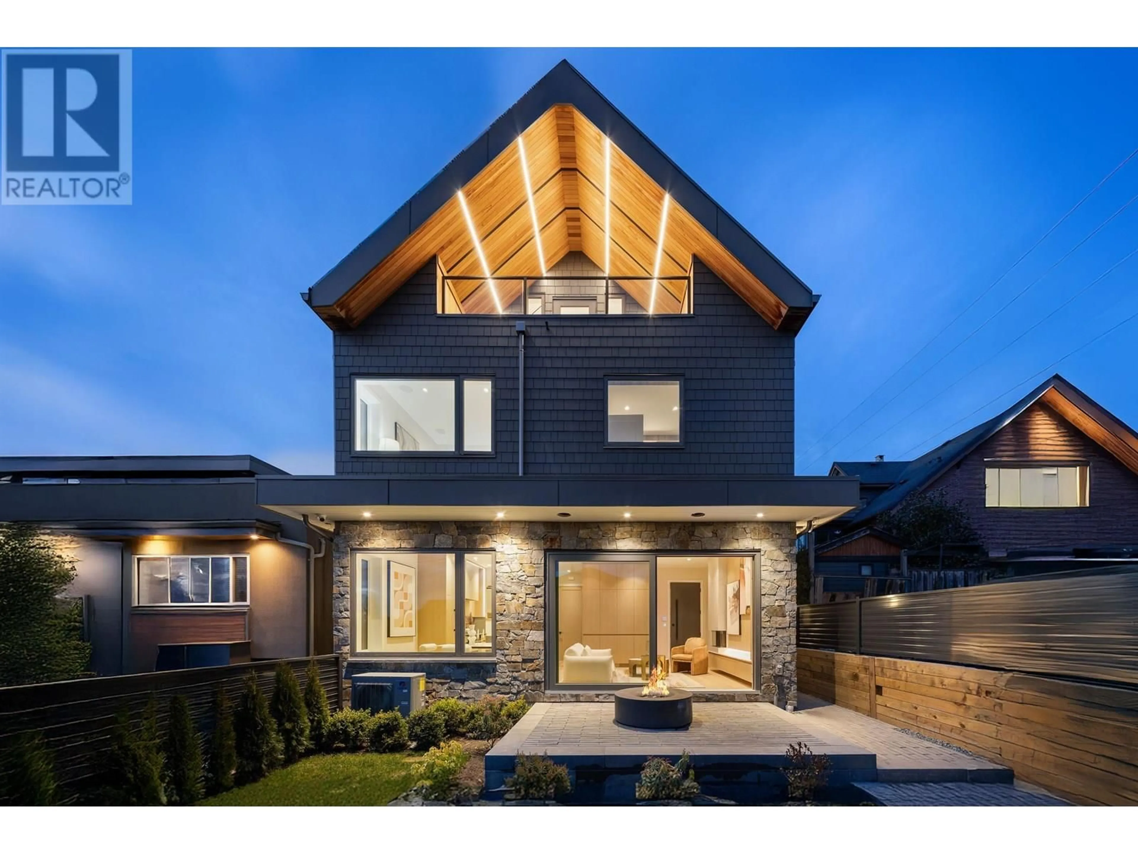 Home with brick exterior material, unknown for 2 - 3674 OXFORD STREET, Vancouver British Columbia V5K1P3