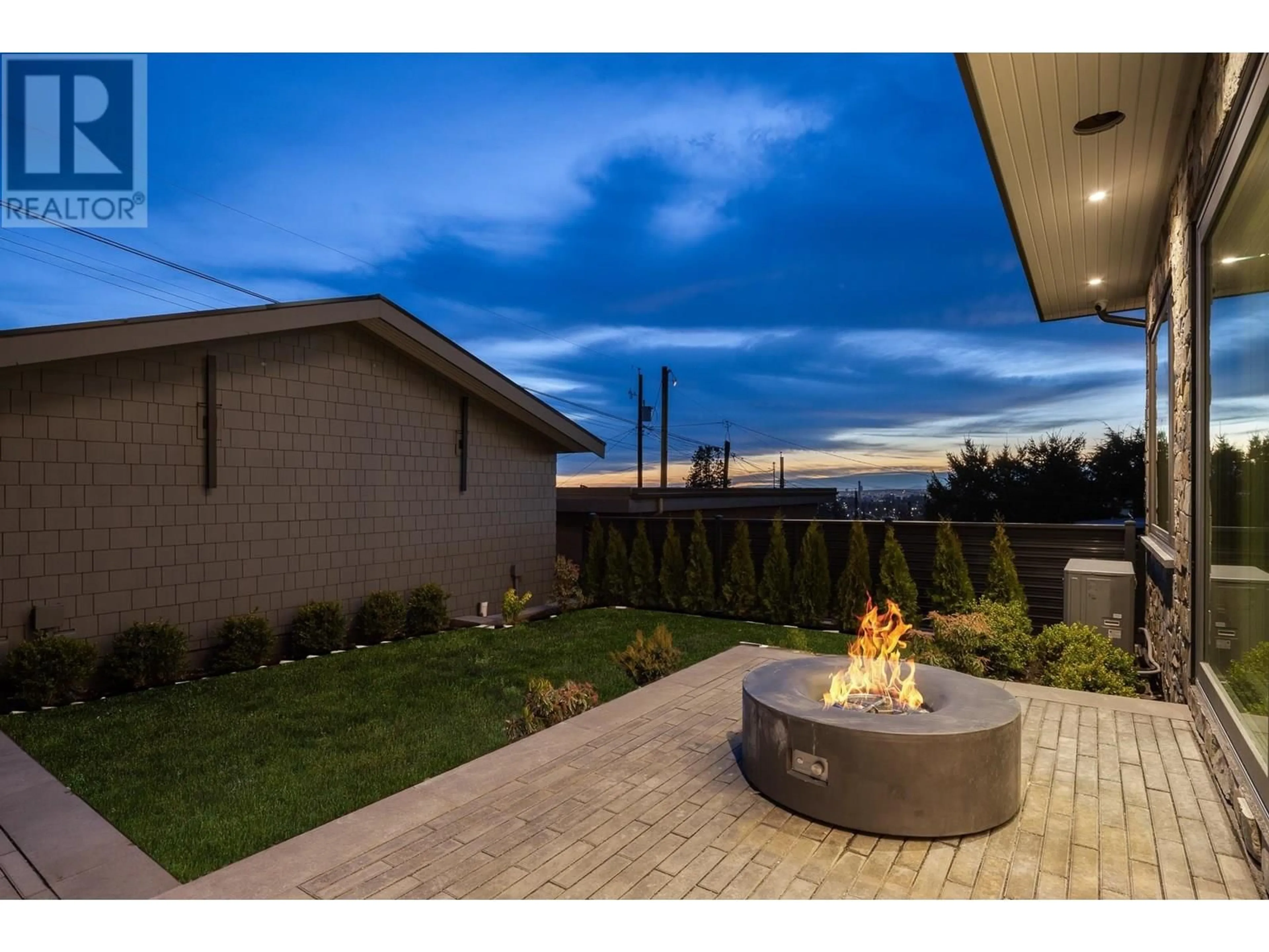 Patio, mountain view for 2 - 3674 OXFORD STREET, Vancouver British Columbia V5K1P3
