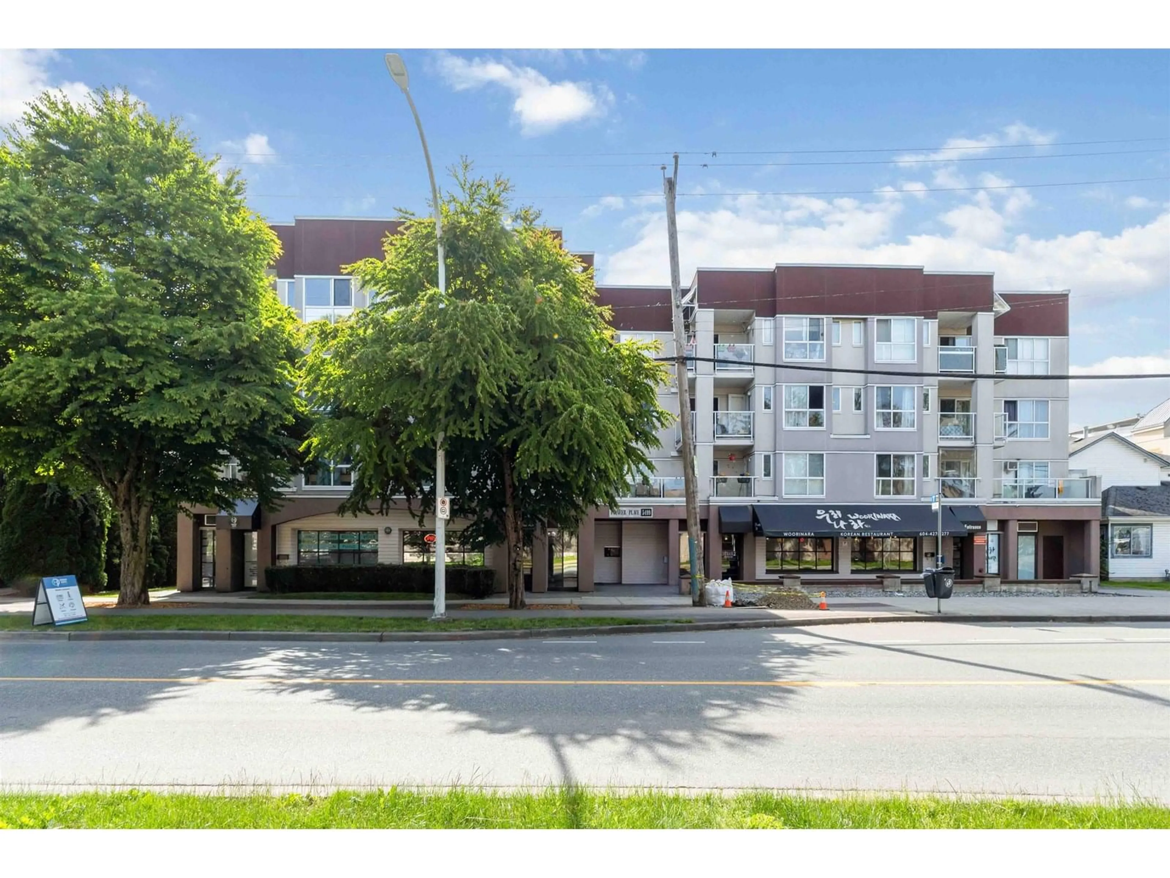 Patio, street for 303 - 5499 203, Langley British Columbia V3A1W1