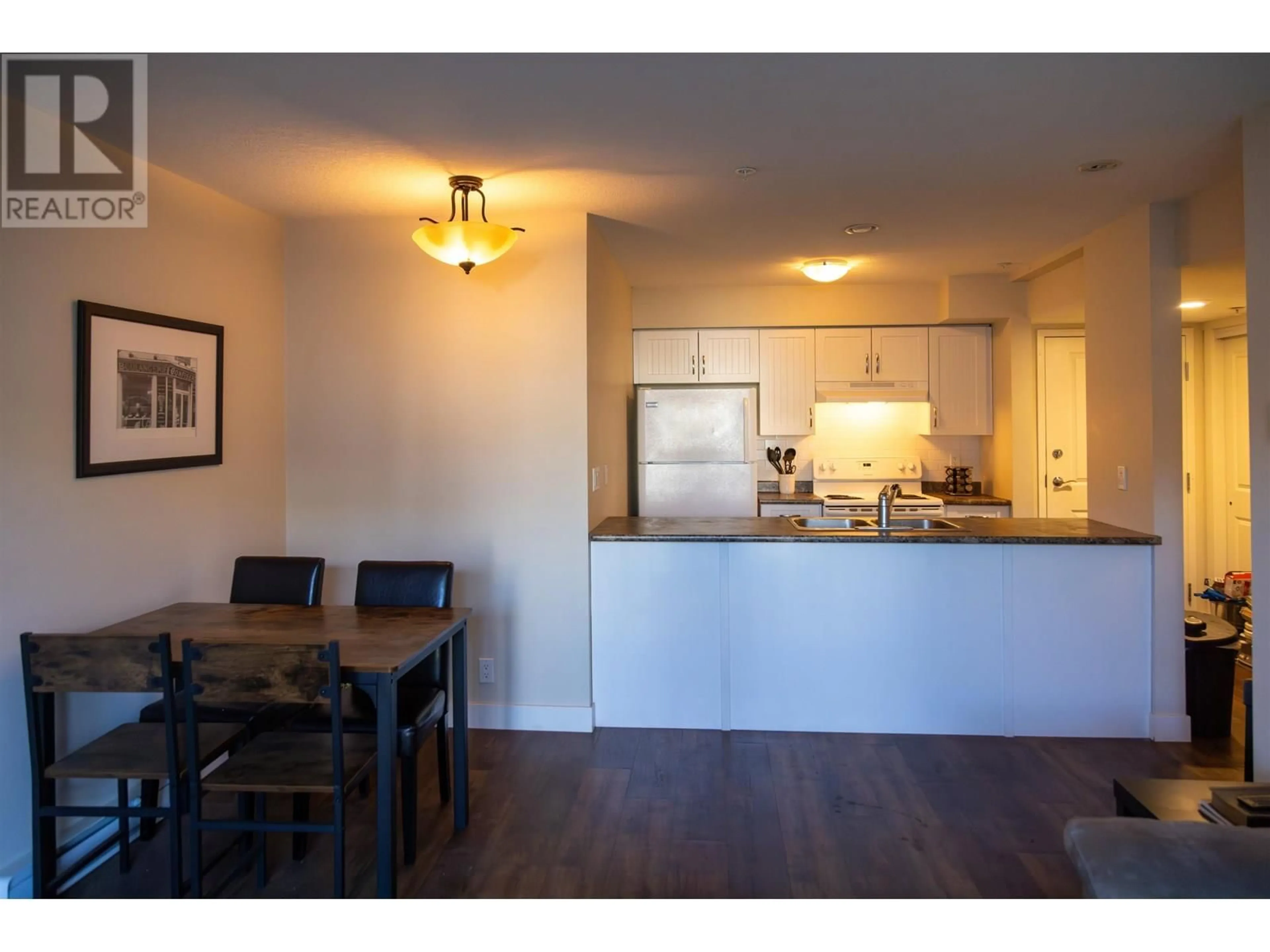 Standard kitchen, wood/laminate floor for 207 - 11004 102 AVENUE, Fort St. John British Columbia V1J0L9