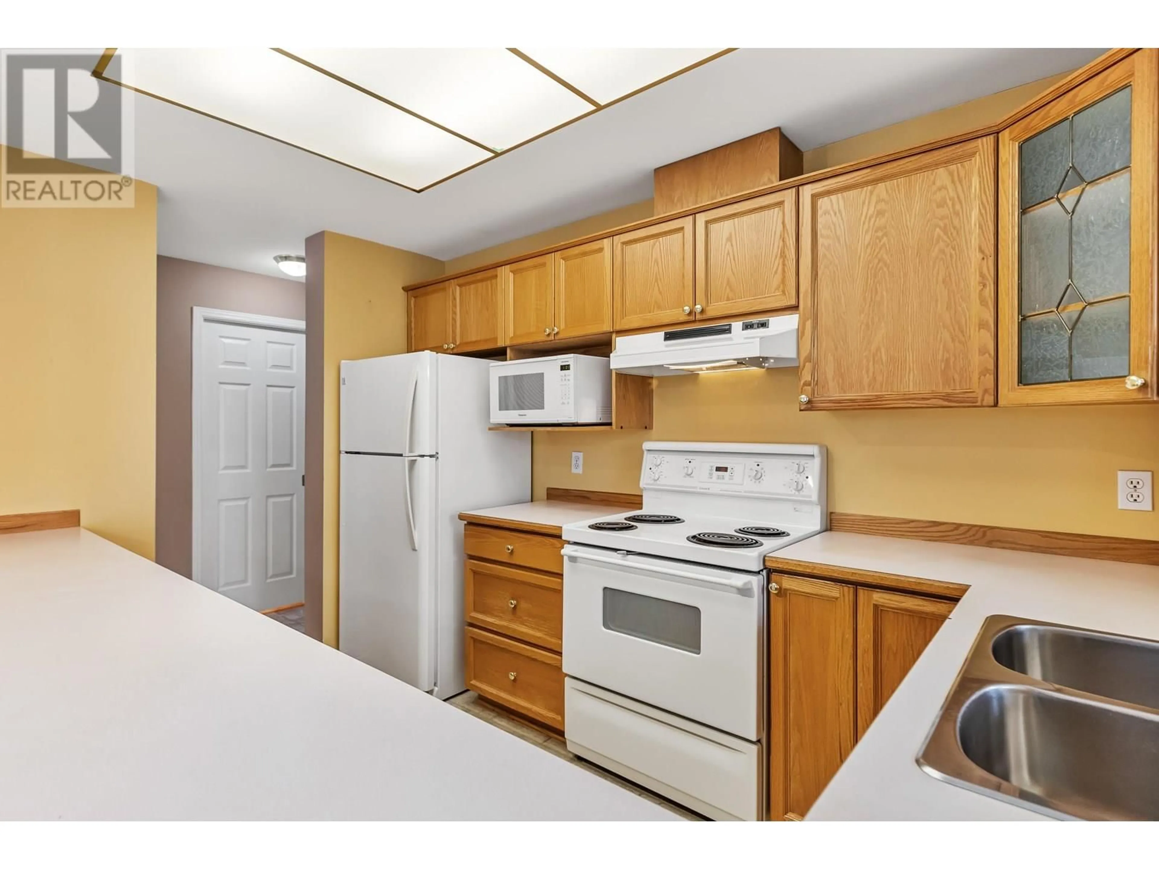 Standard kitchen, unknown for 205 - 11609 227 STREET, Maple Ridge British Columbia V2X2L9