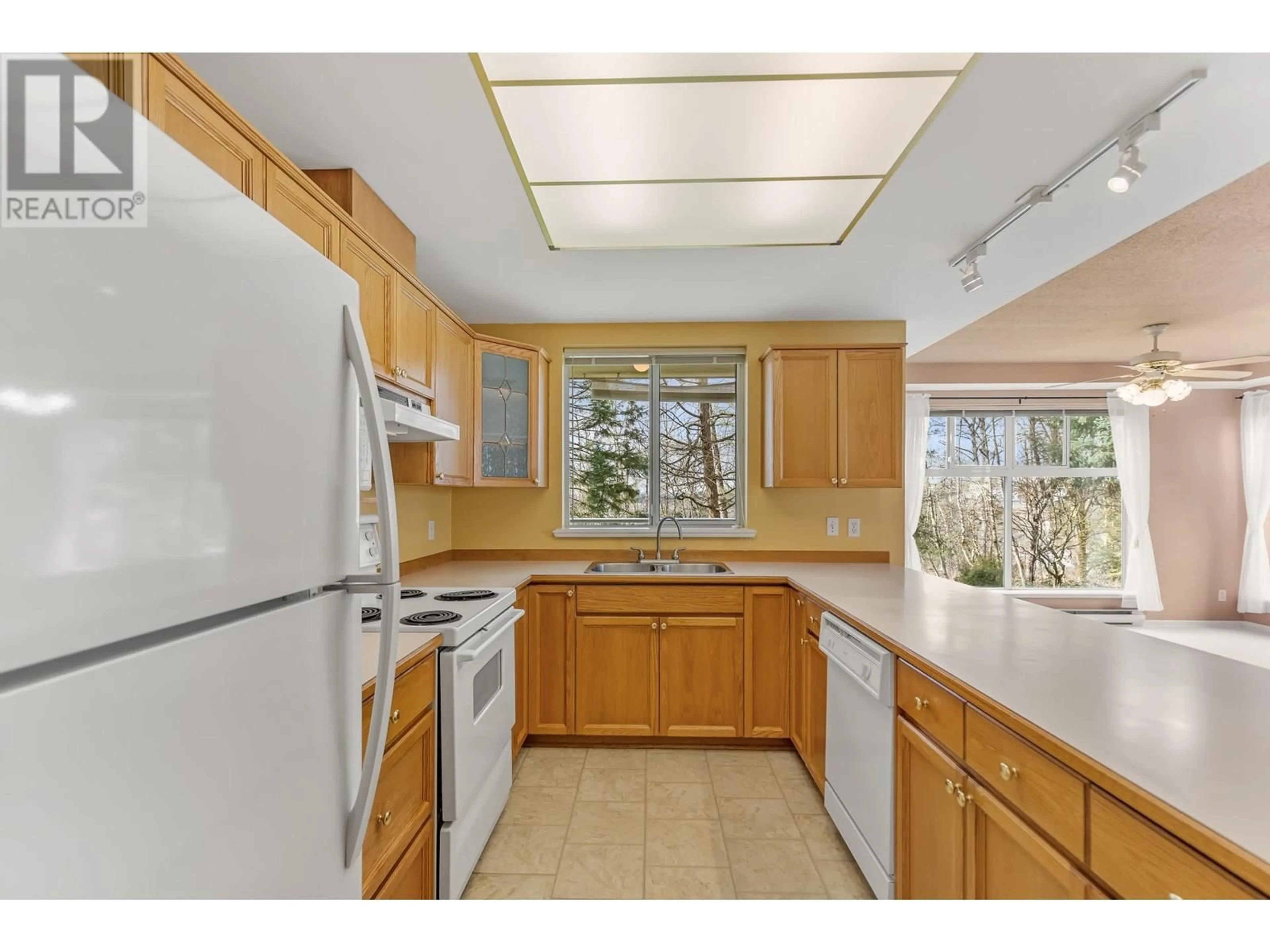 Standard kitchen, unknown for 205 - 11609 227 STREET, Maple Ridge British Columbia V2X2L9