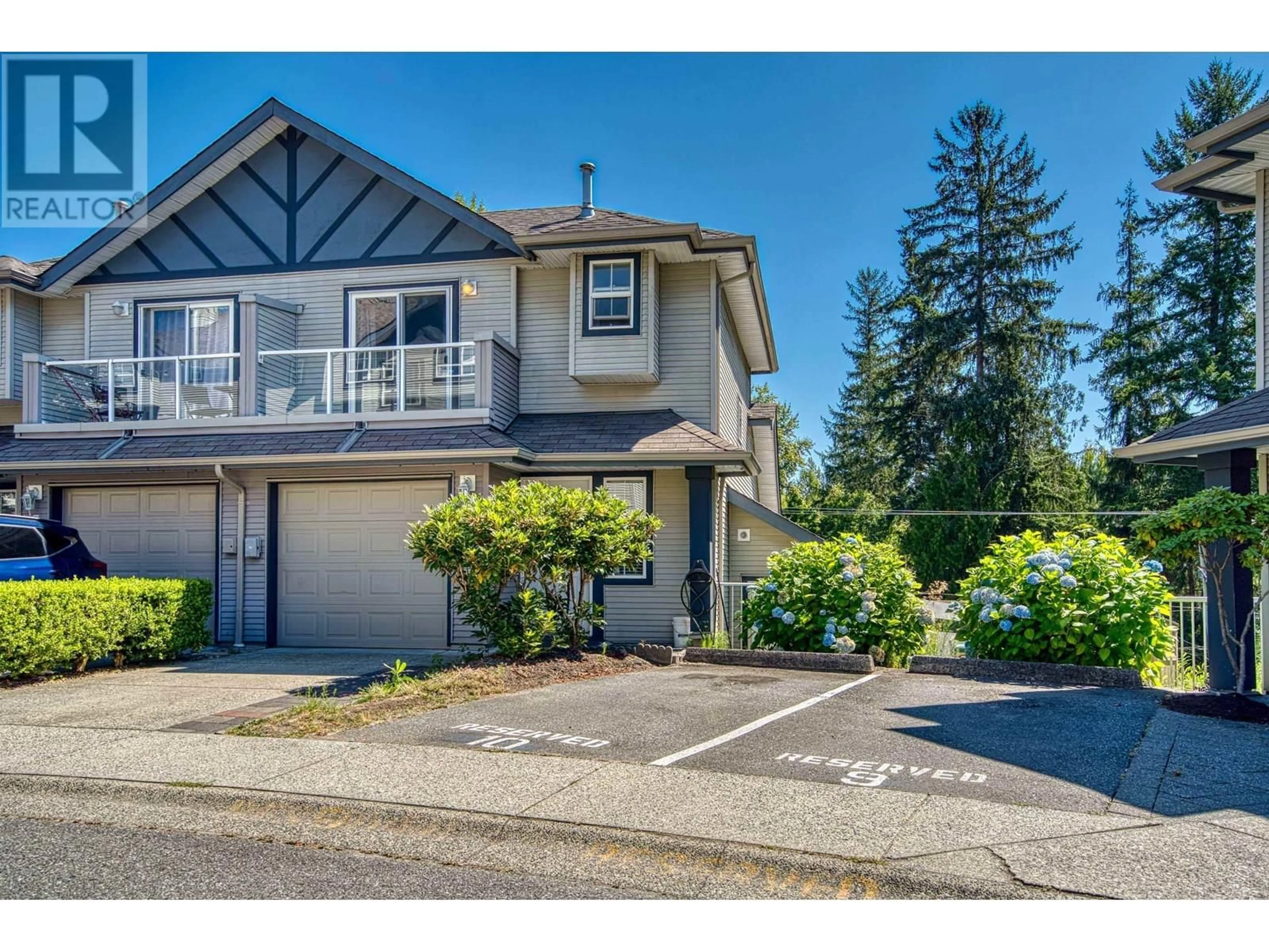 A pic from outside/outdoor area/front of a property/back of a property/a pic from drone, street for 8 - 11229 232 STREET, Maple Ridge British Columbia V2X2N4