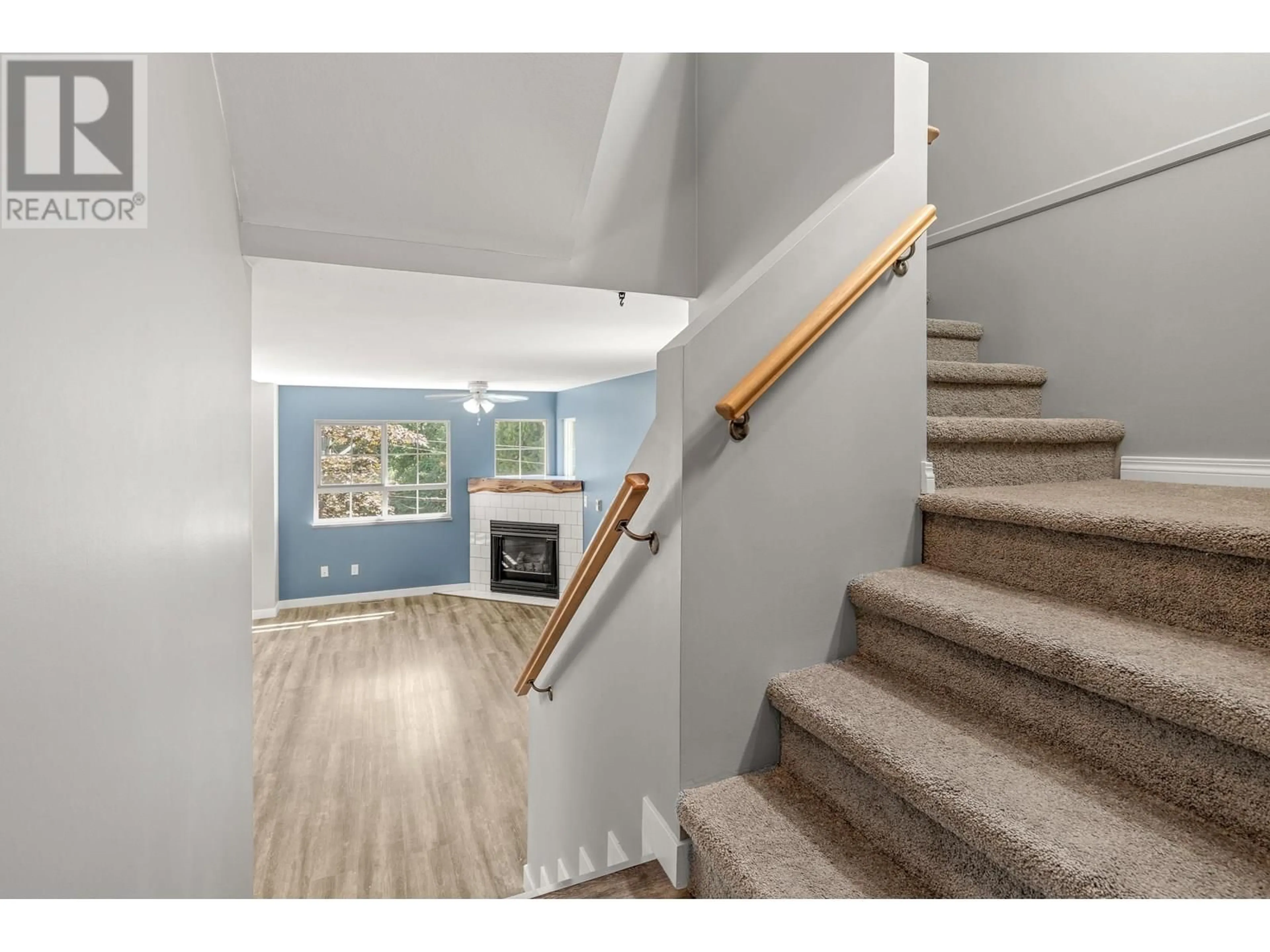 Unknown for 8 - 11229 232 STREET, Maple Ridge British Columbia V2X2N4