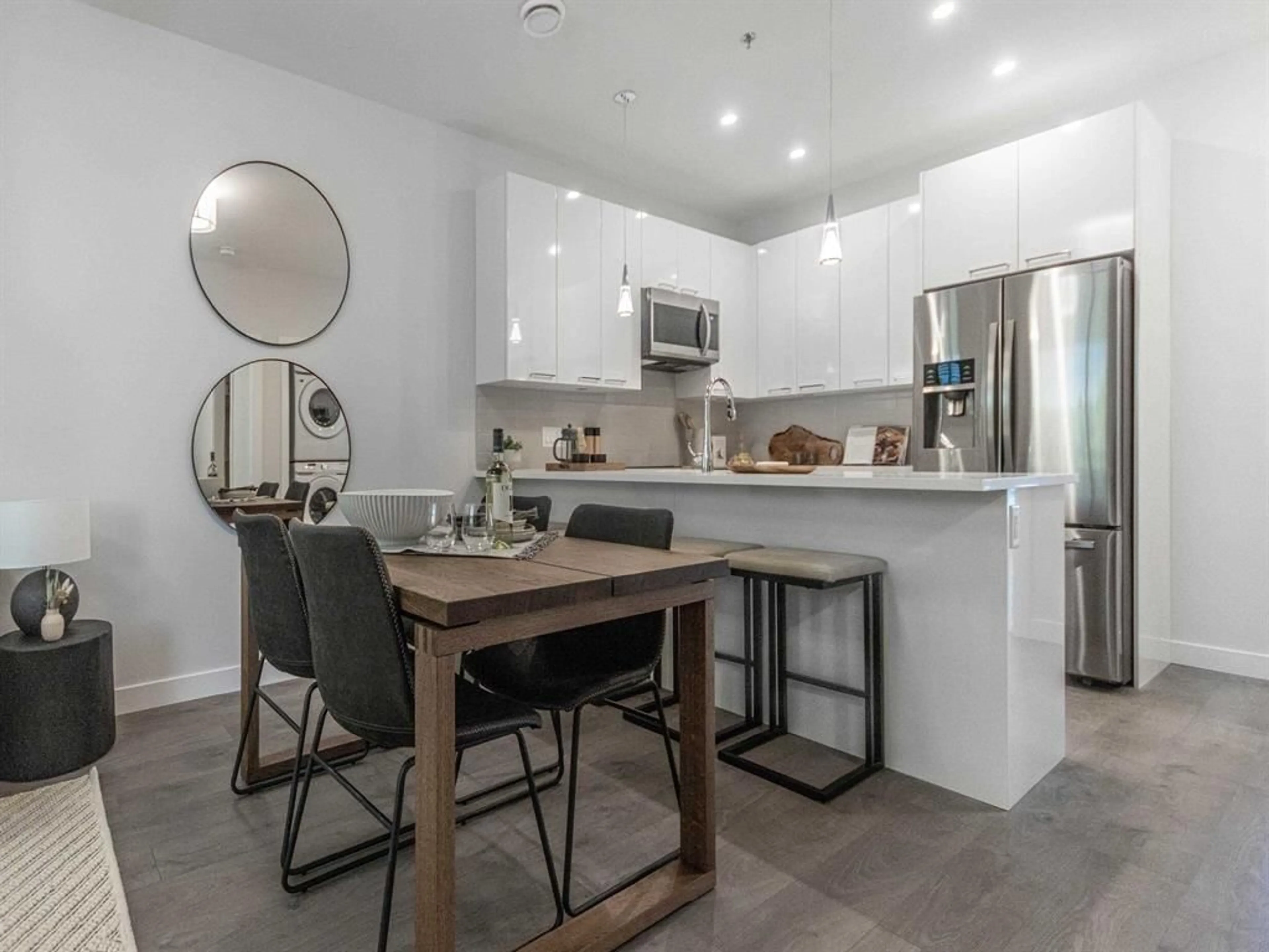 Open concept kitchen, unknown for 519 - 33886 PINE, Abbotsford British Columbia V2S0N9