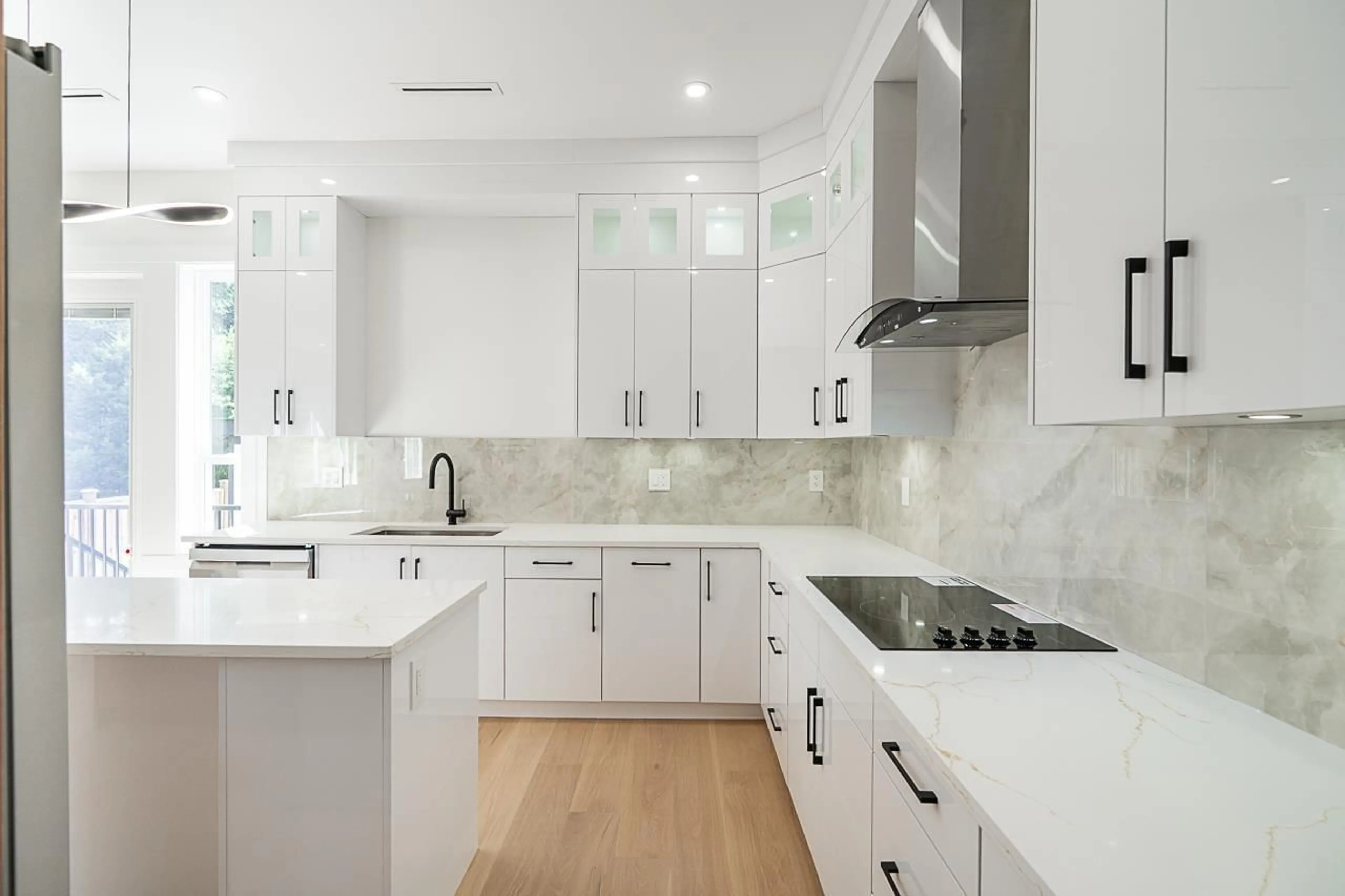 Contemporary kitchen, ceramic/tile floor for 8233 114, Delta British Columbia V4C5J4