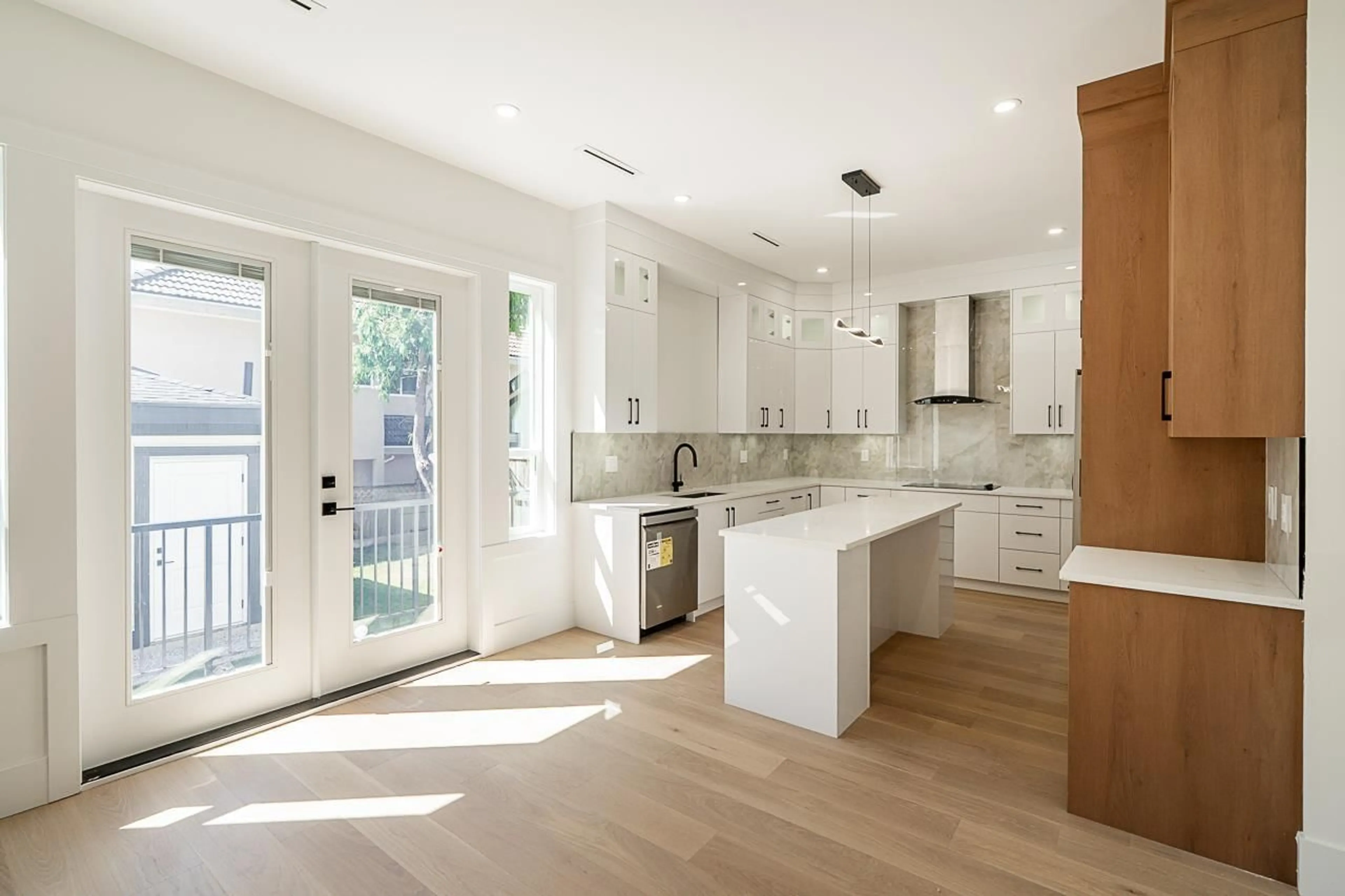 Open concept kitchen, unknown for 8233 114, Delta British Columbia V4C5J4