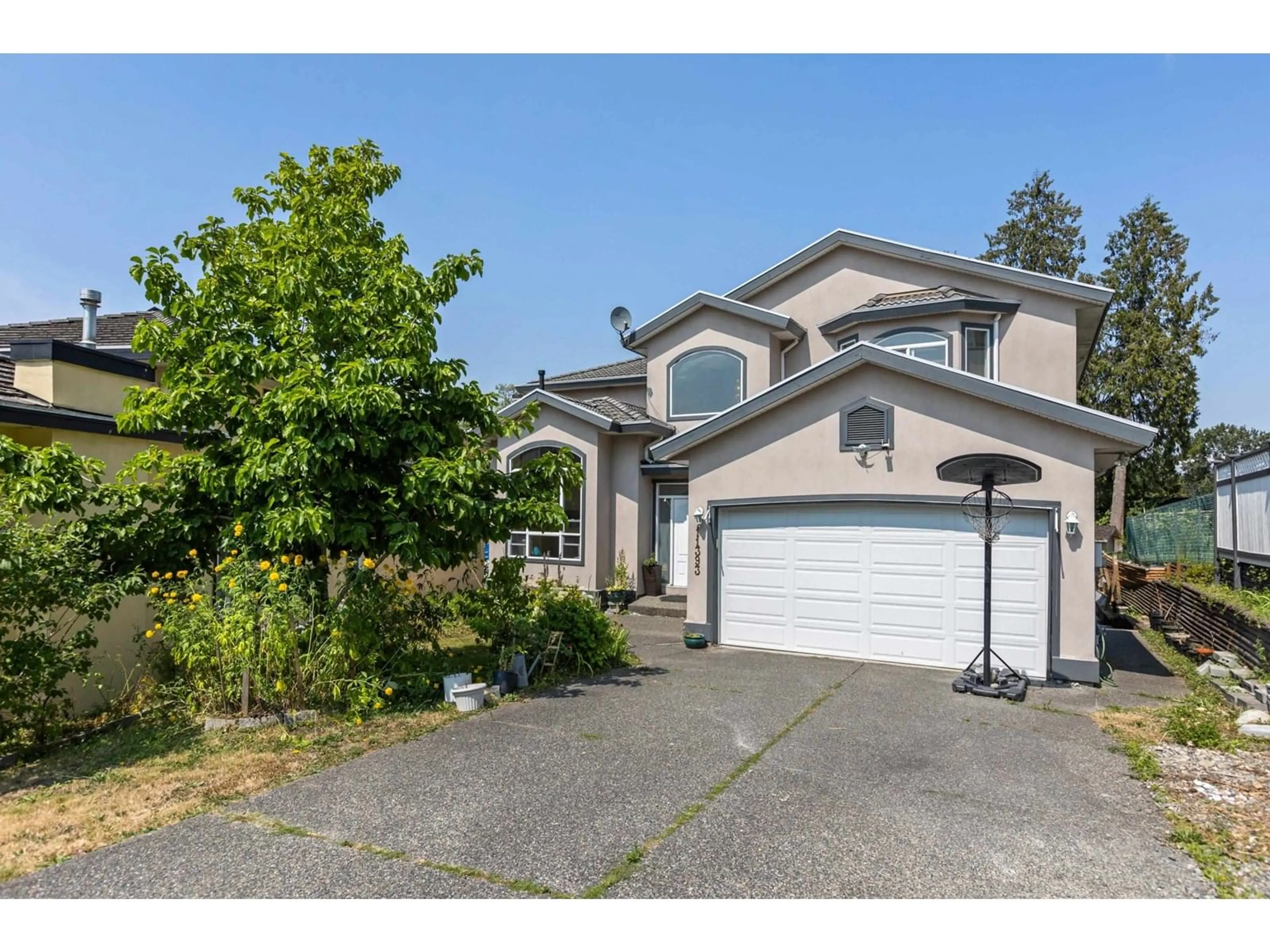 Home with vinyl exterior material, street for 11393 ROYAL, Surrey British Columbia V3V6V5