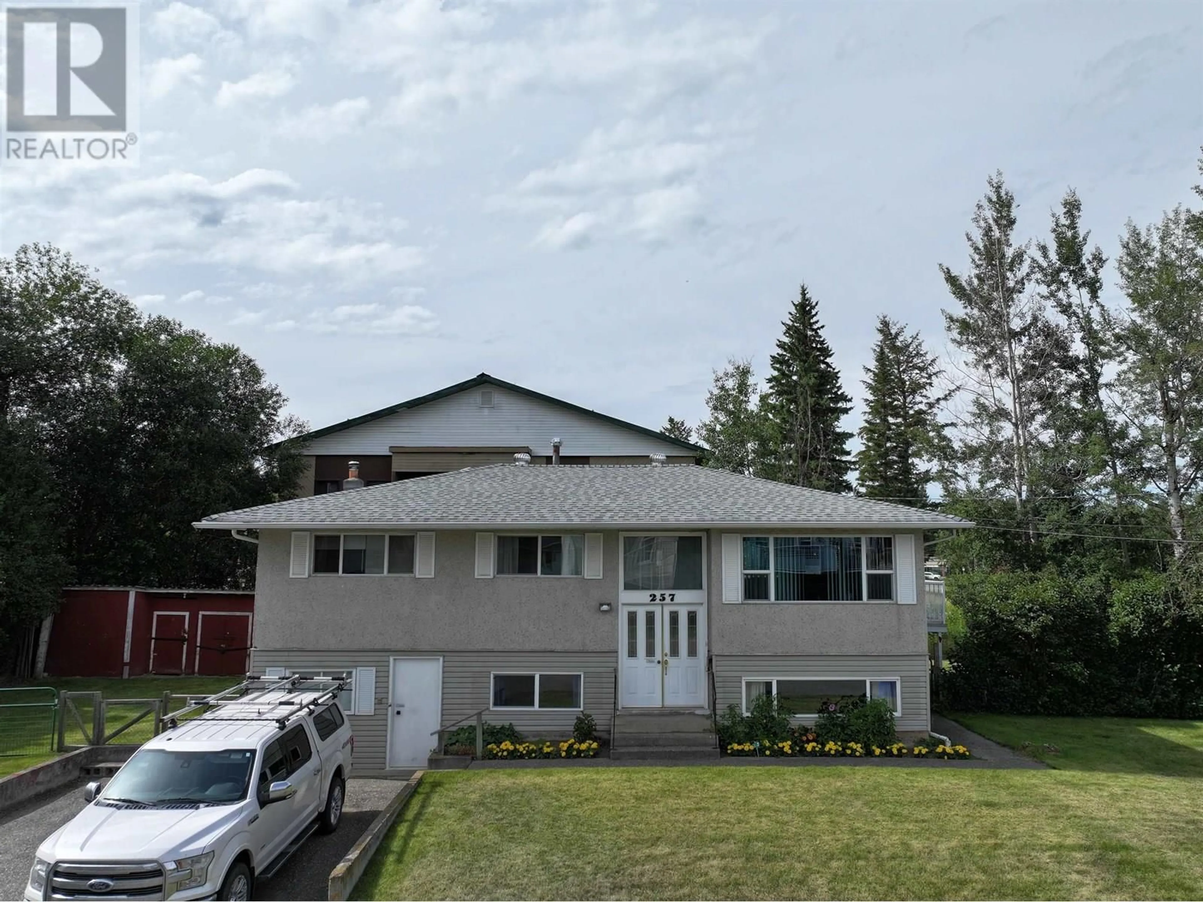 A pic from outside/outdoor area/front of a property/back of a property/a pic from drone, unknown for 257 WARDEN STREET, Quesnel British Columbia V2J1C4
