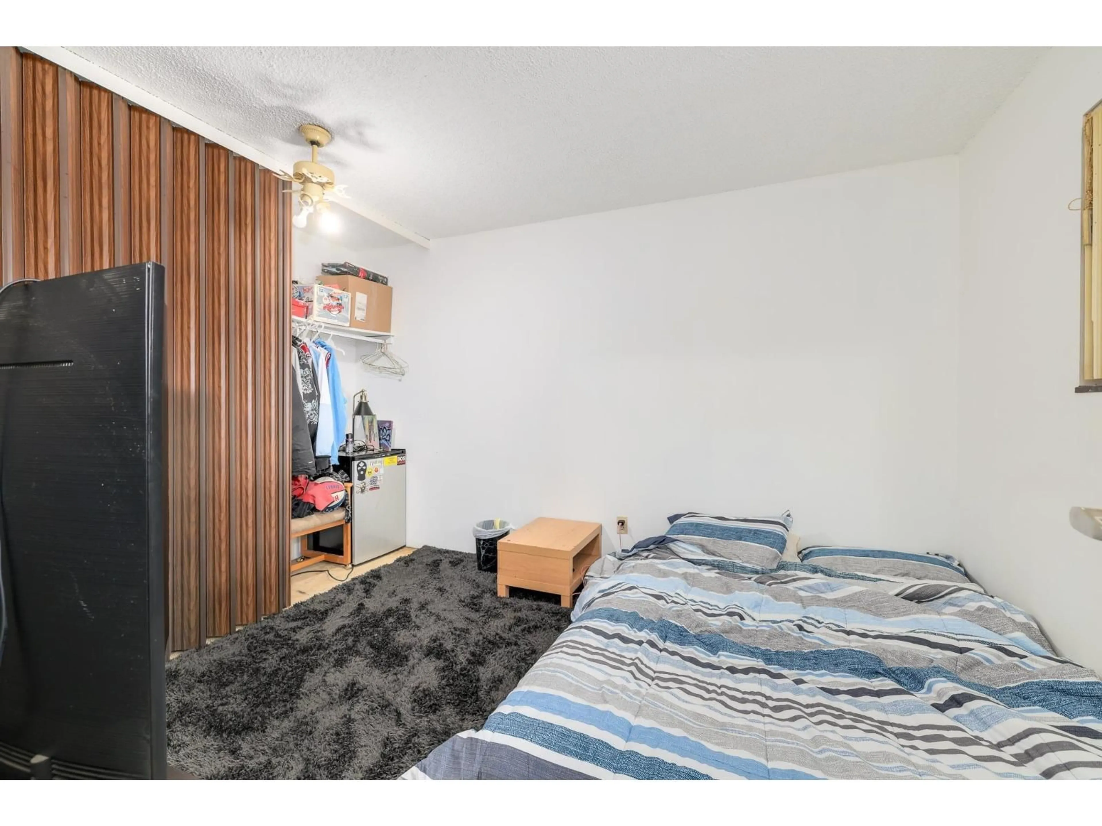 A pic of a room for 10582 HOLLY PARK, Surrey British Columbia V3R6X9