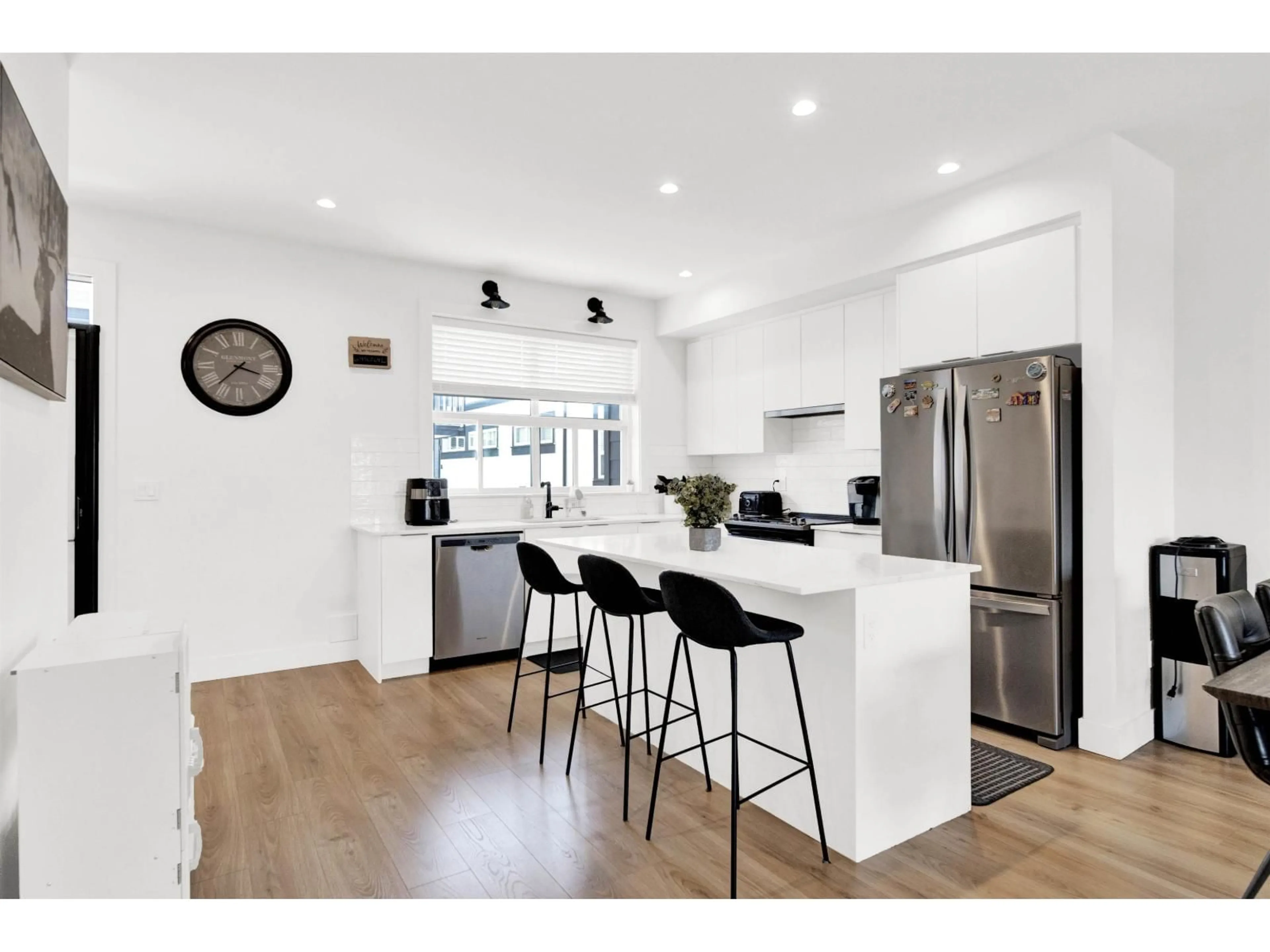 Open concept kitchen, unknown for 10 - 19255 ALOHA, Surrey British Columbia V4N6T8