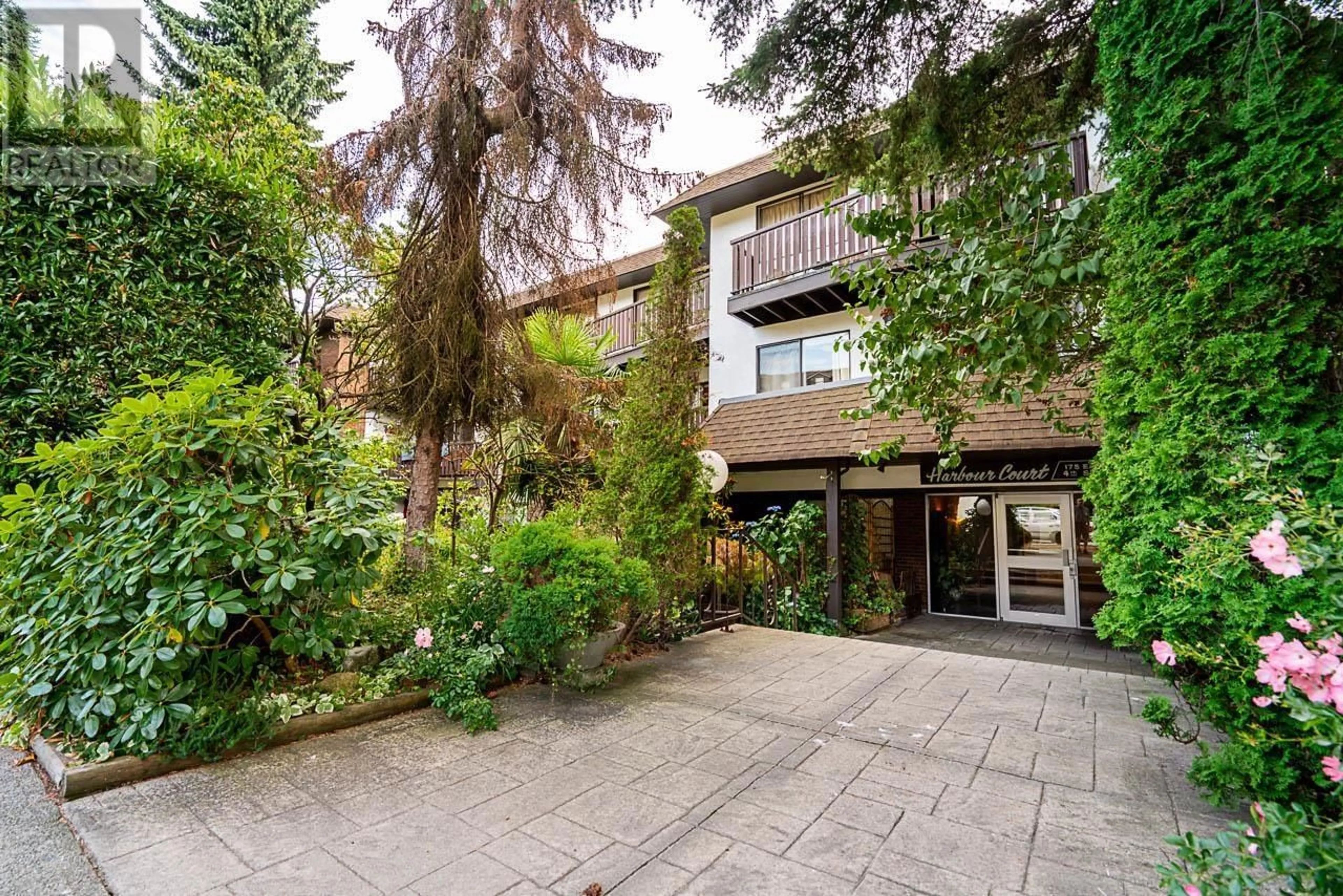 Patio, street for 211 - 175 4TH STREET, North Vancouver British Columbia V7L1H8