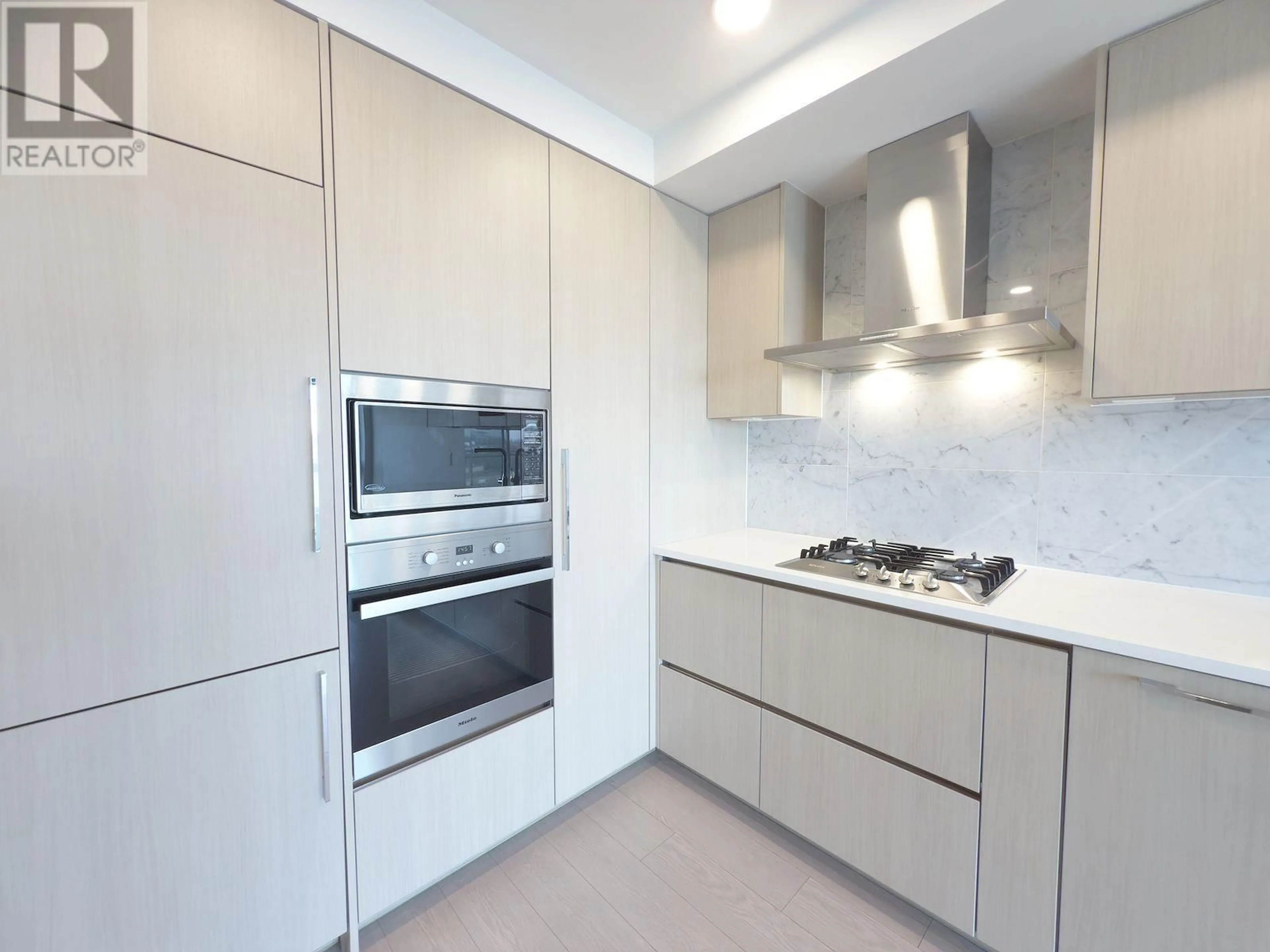 Contemporary kitchen, unknown for 816 - 433 MARINE DRIVE, Vancouver British Columbia V5X0H5