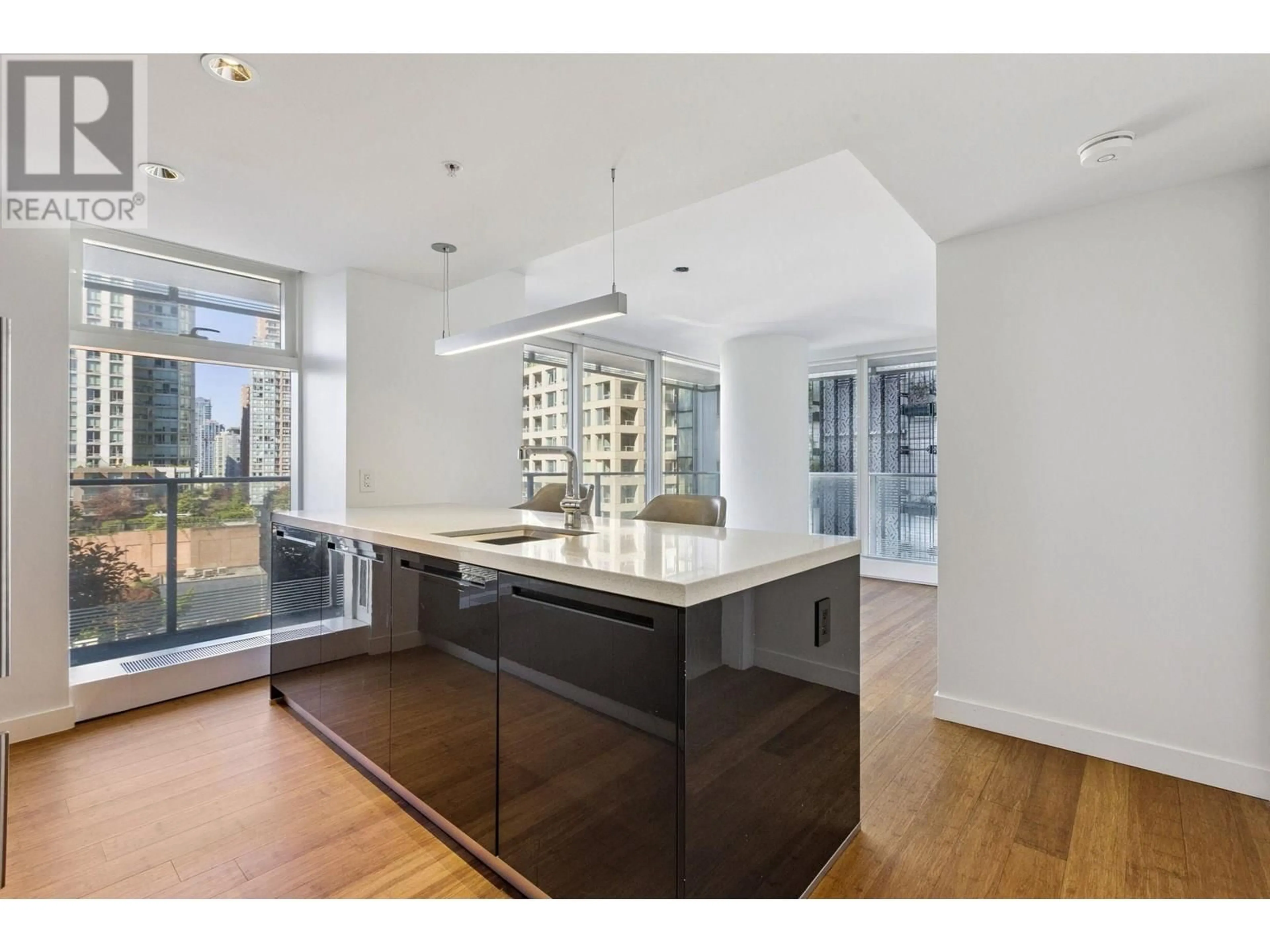 Open concept kitchen, unknown for 801 - 777 RICHARDS STREET, Vancouver British Columbia V6B0M6