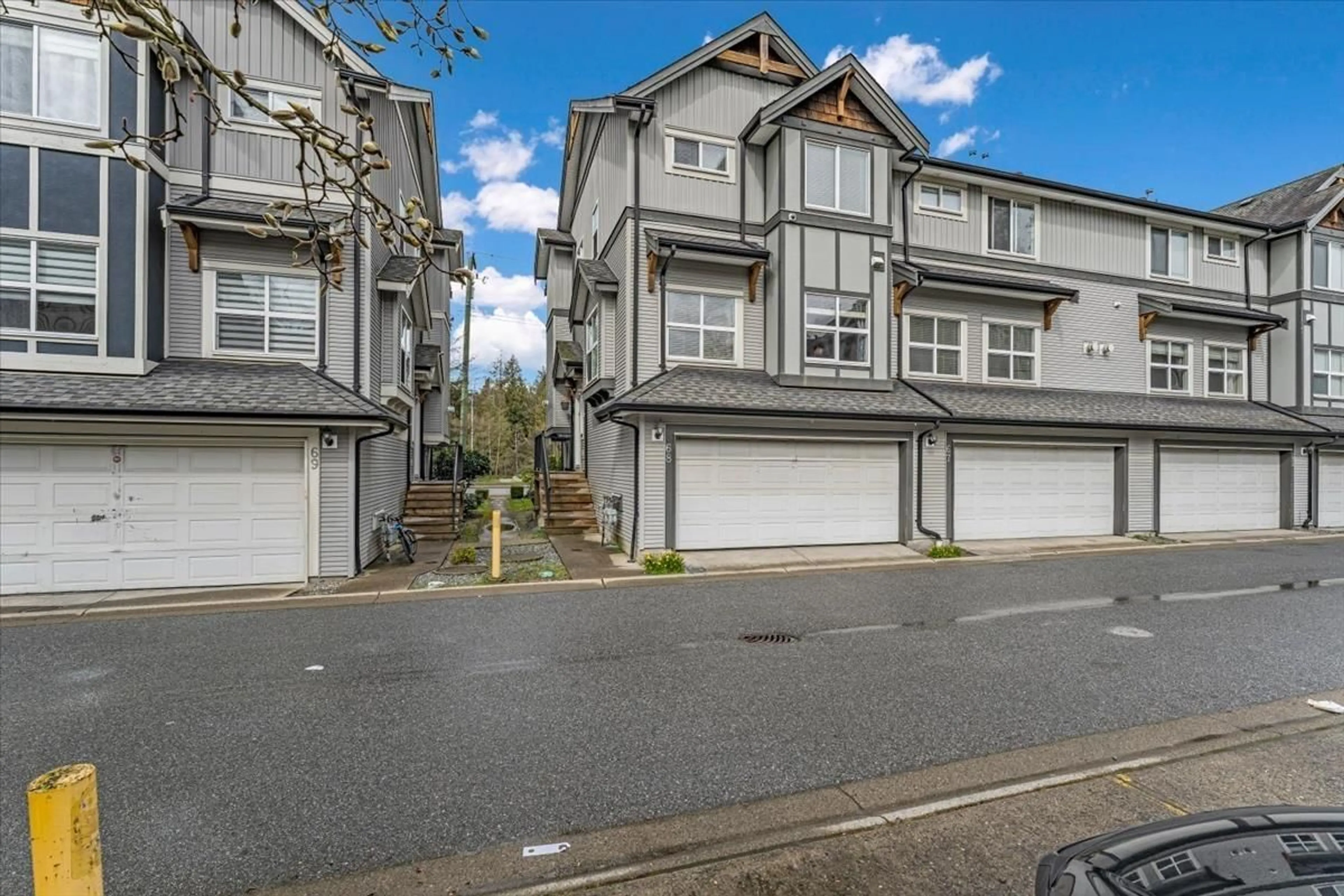 A pic from outside/outdoor area/front of a property/back of a property/a pic from drone, street for 68 - 12677 63, Surrey British Columbia V3X3T3