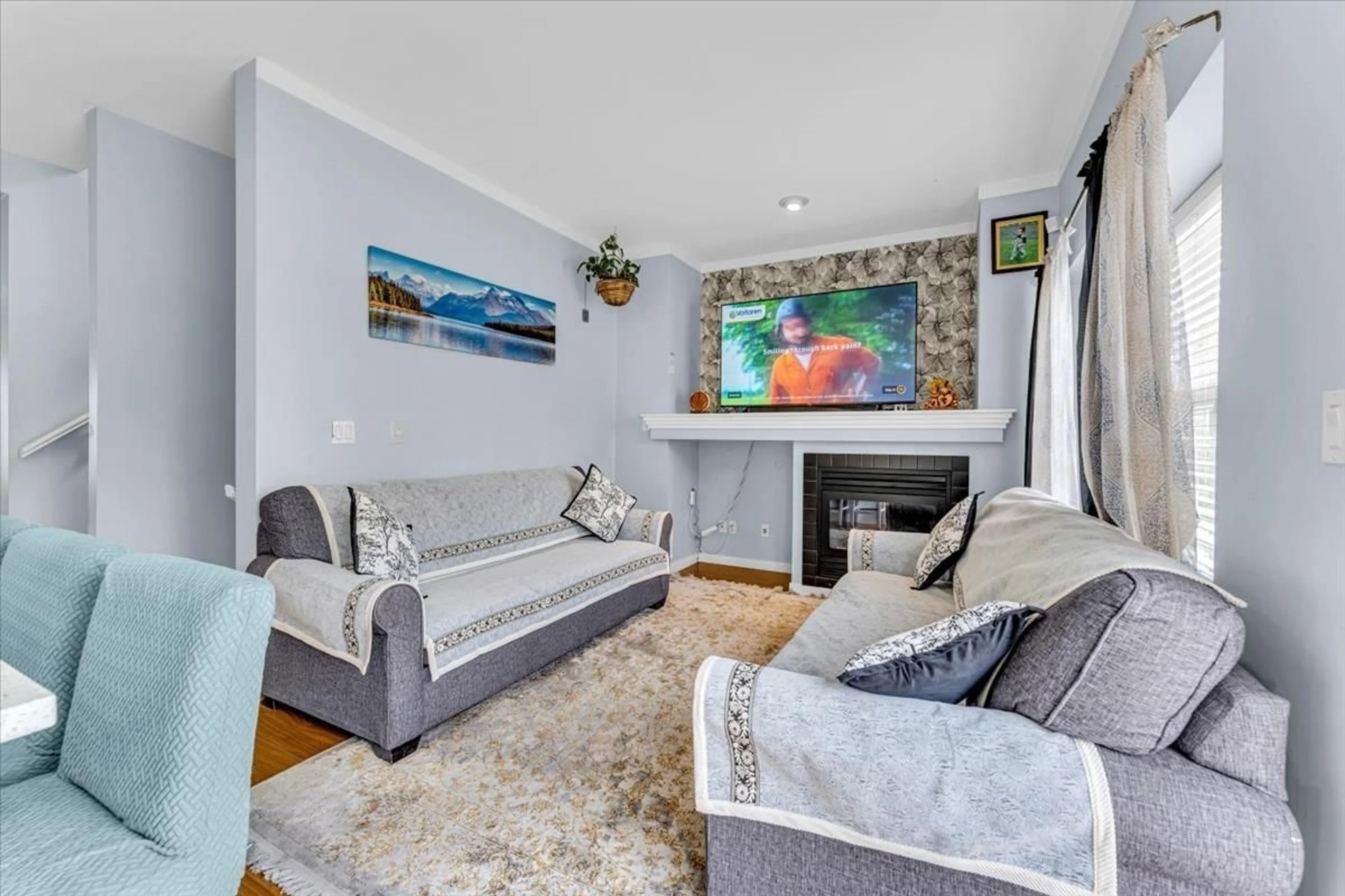 Living room with furniture, unknown for 68 - 12677 63, Surrey British Columbia V3X3T3