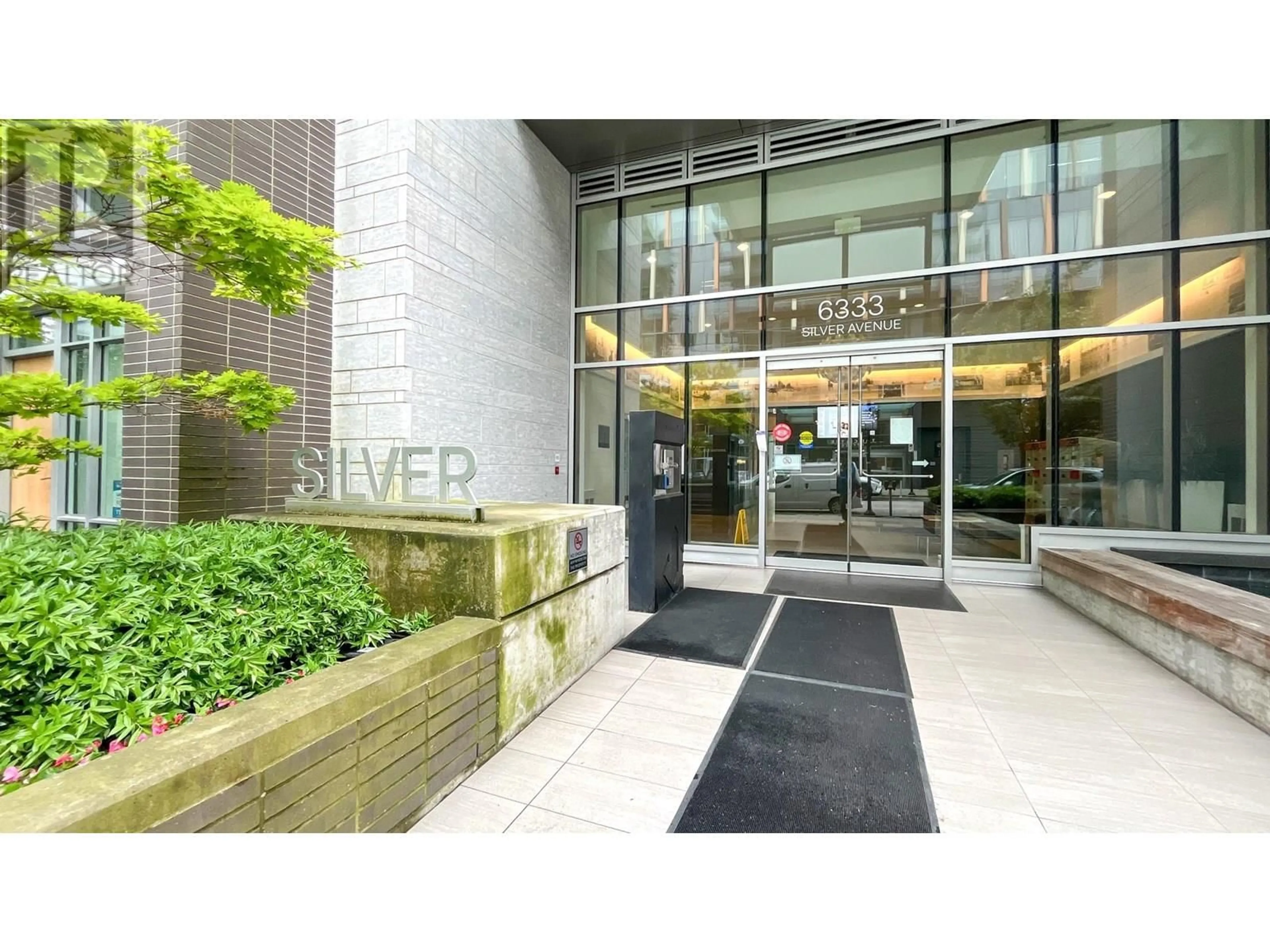 Indoor foyer for 1105 - 6333 SILVER AVENUE, Burnaby British Columbia V5H0C3