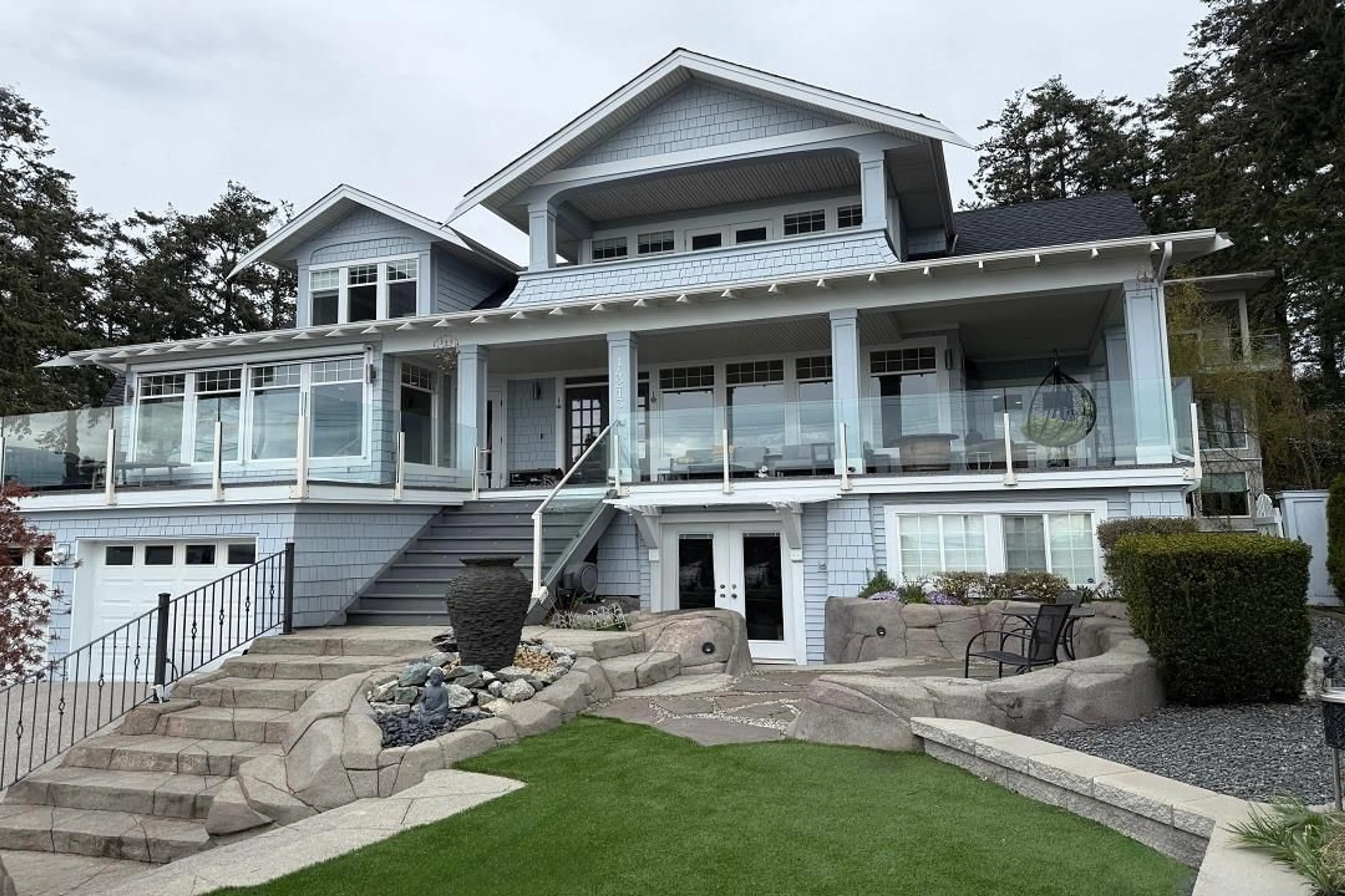Home with vinyl exterior material, mountain view for 14213 MARINE, White Rock British Columbia V4B1A9