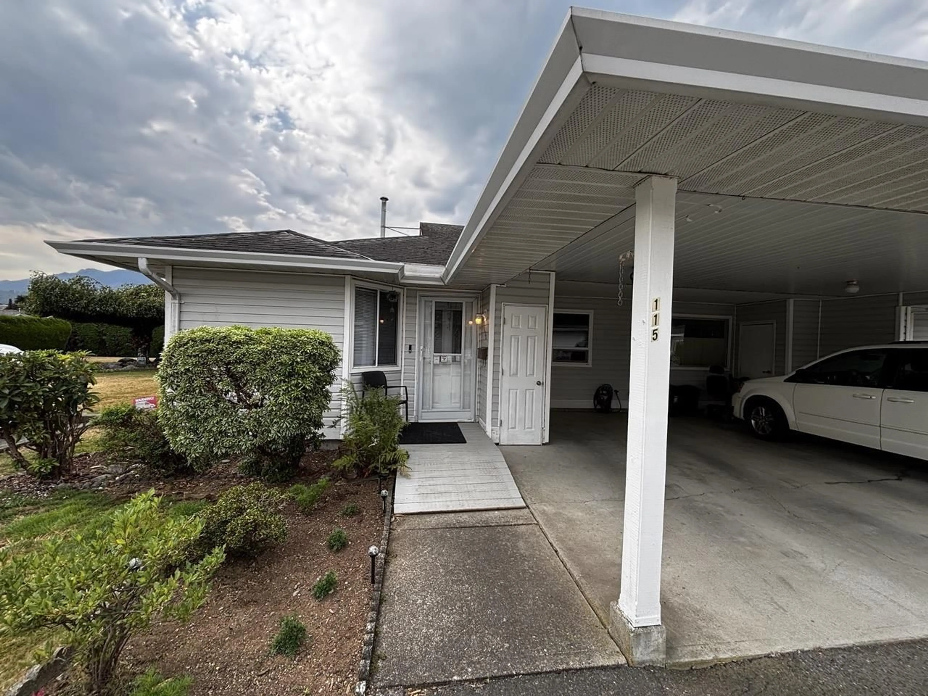 Home with vinyl exterior material, street for 115 - 7610 EVANS ROAD, Chilliwack British Columbia V2R2Z5