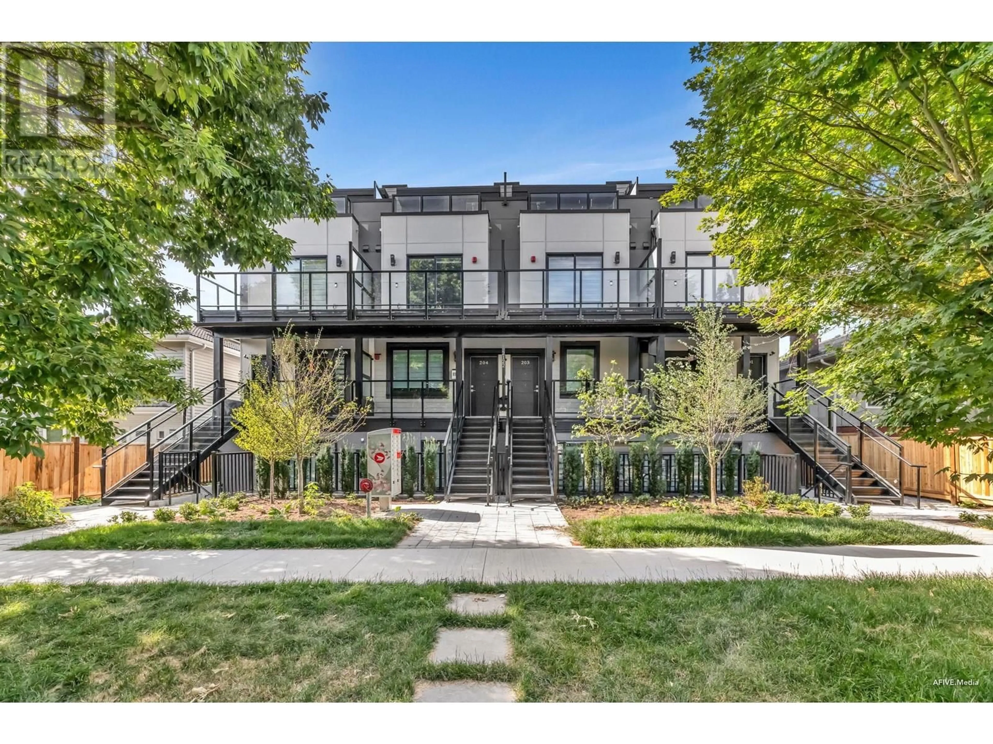 Unknown for 101 - 2122 32ND AVENUE, Vancouver British Columbia V5N3B9