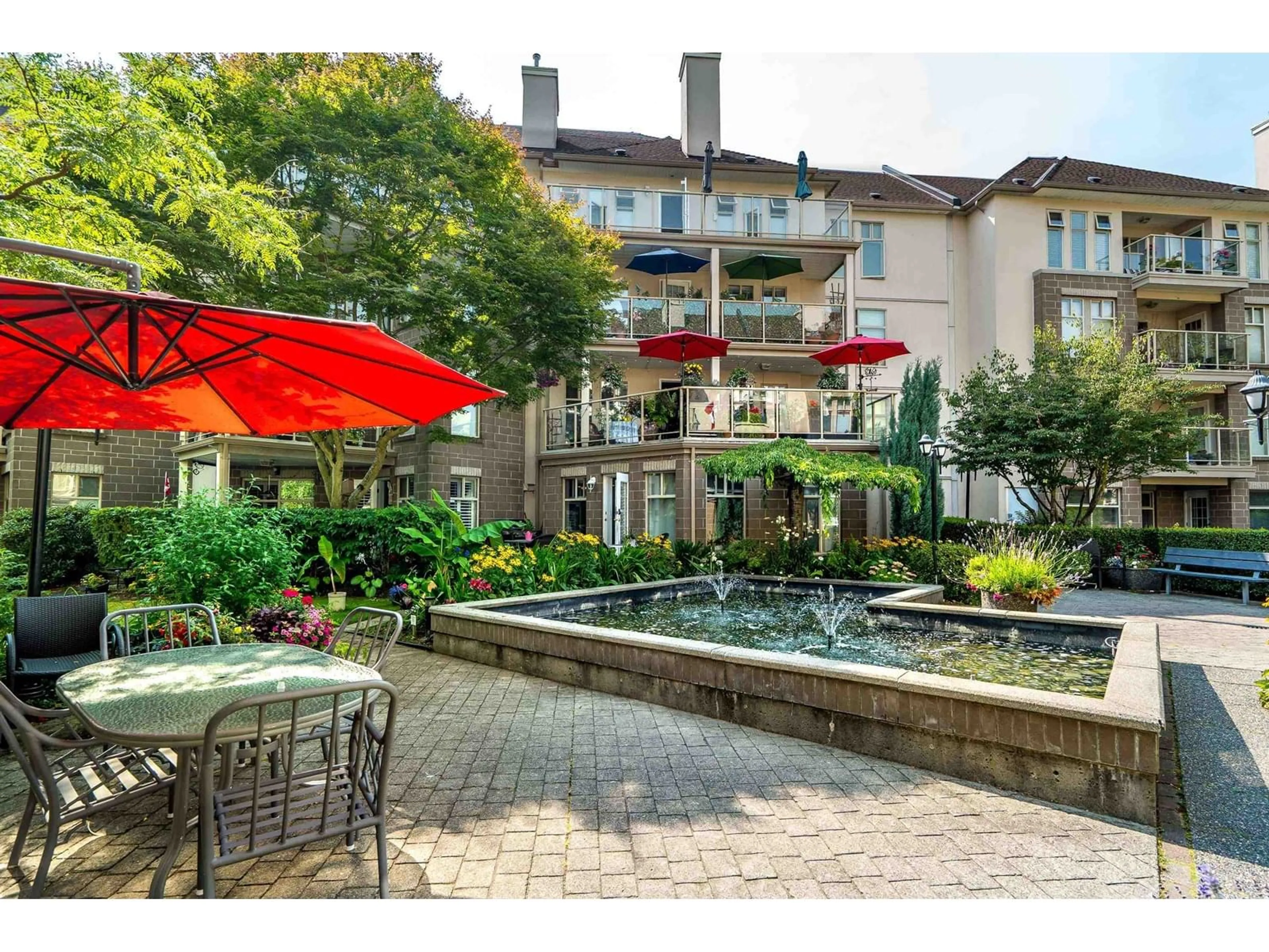 Patio, water/lake/river/ocean view for 401 - 15340 19A, Surrey British Columbia V4A9W1