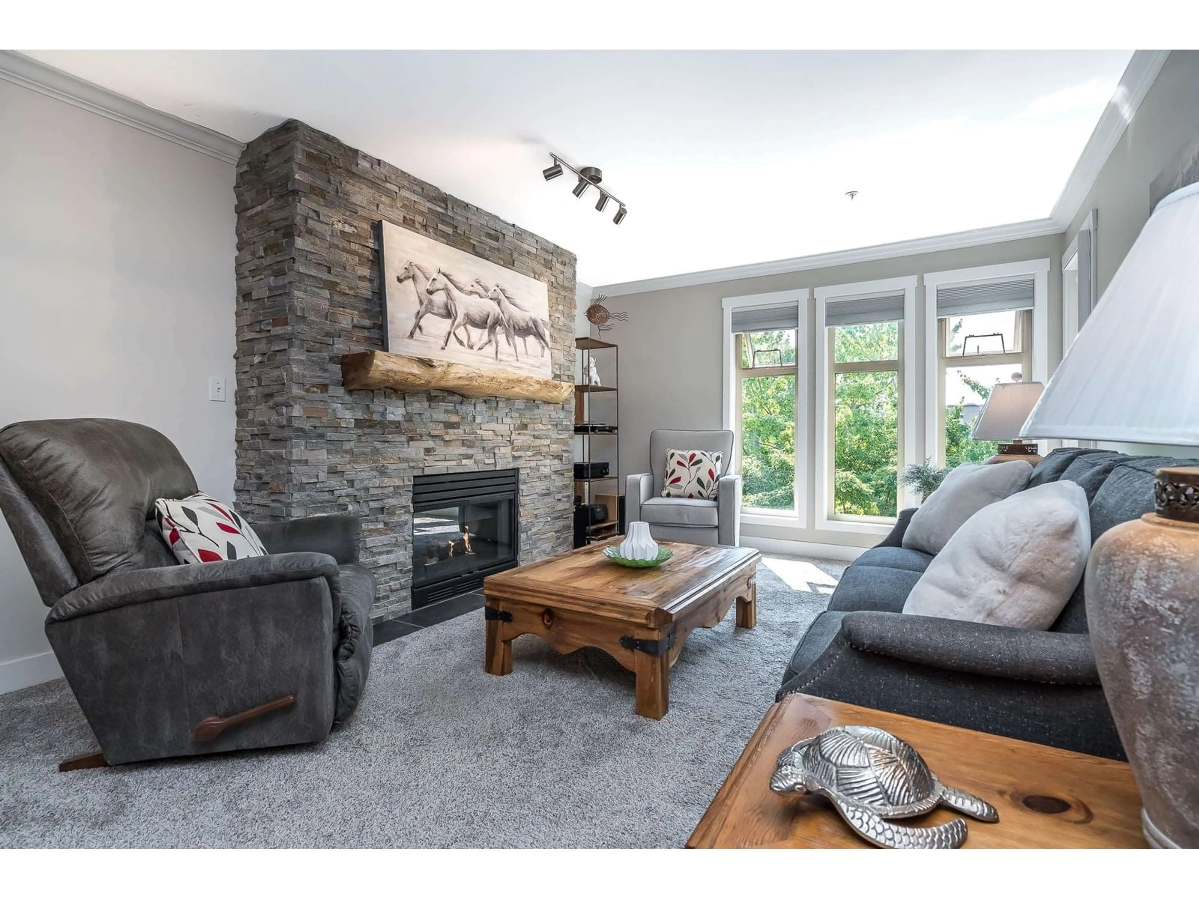 Living room with furniture, unknown for 401 - 15340 19A, Surrey British Columbia V4A9W1