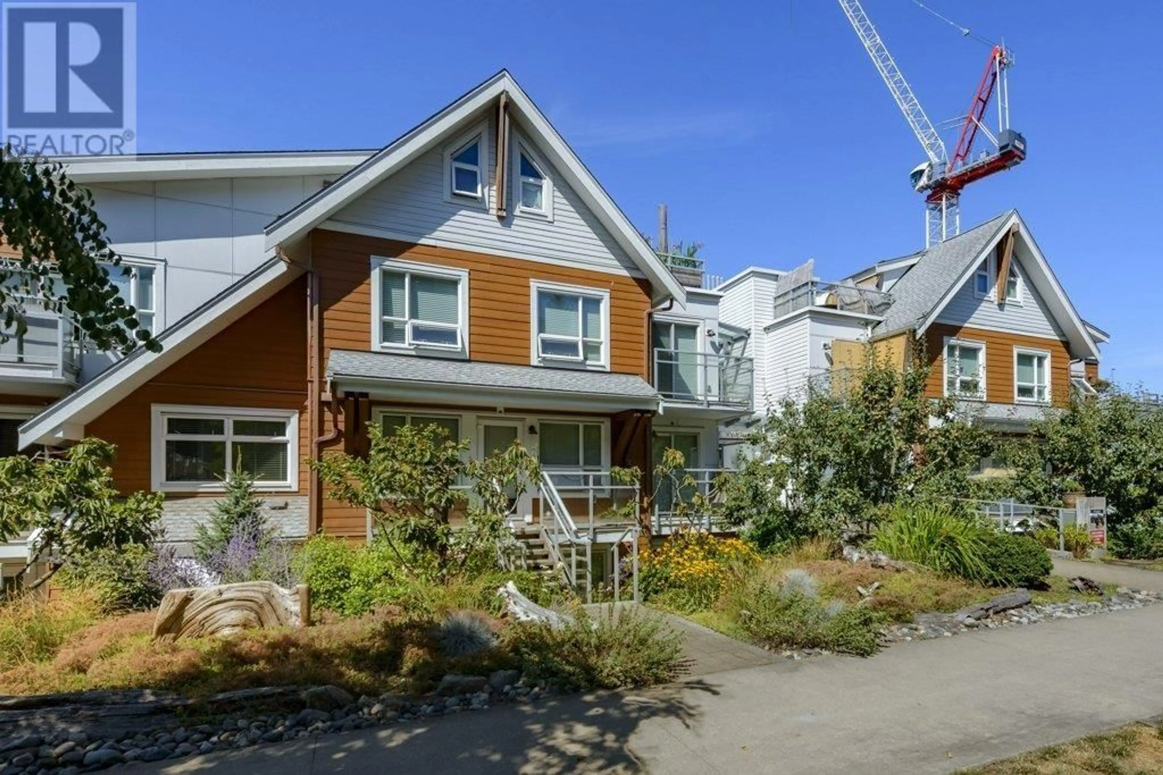 Unknown for 112 - 1733 33RD AVENUE, Vancouver British Columbia V5N3E3