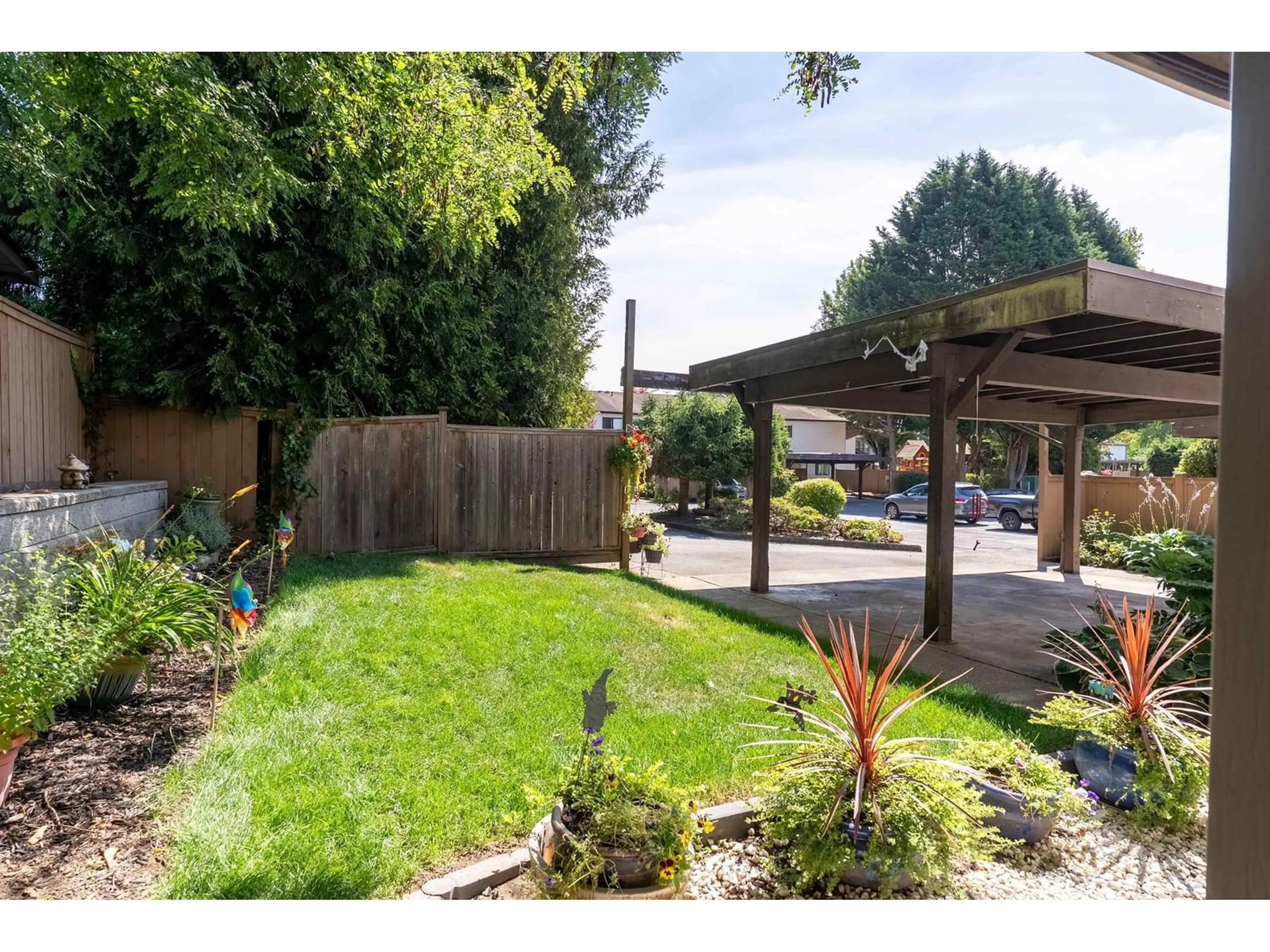 Patio, street for 5155 203, Langley British Columbia V3A1V6