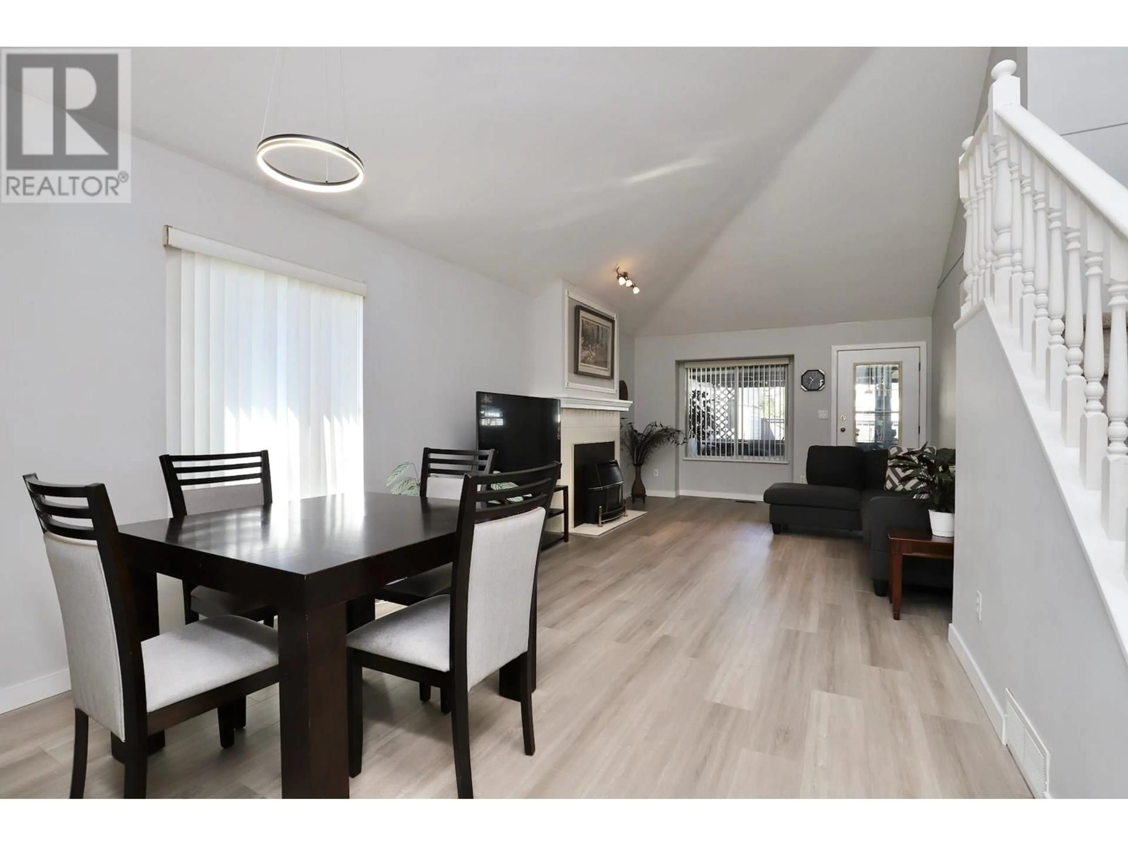 Dining room, wood/laminate floor for 11465 207A STREET, Maple Ridge British Columbia V2X0C7