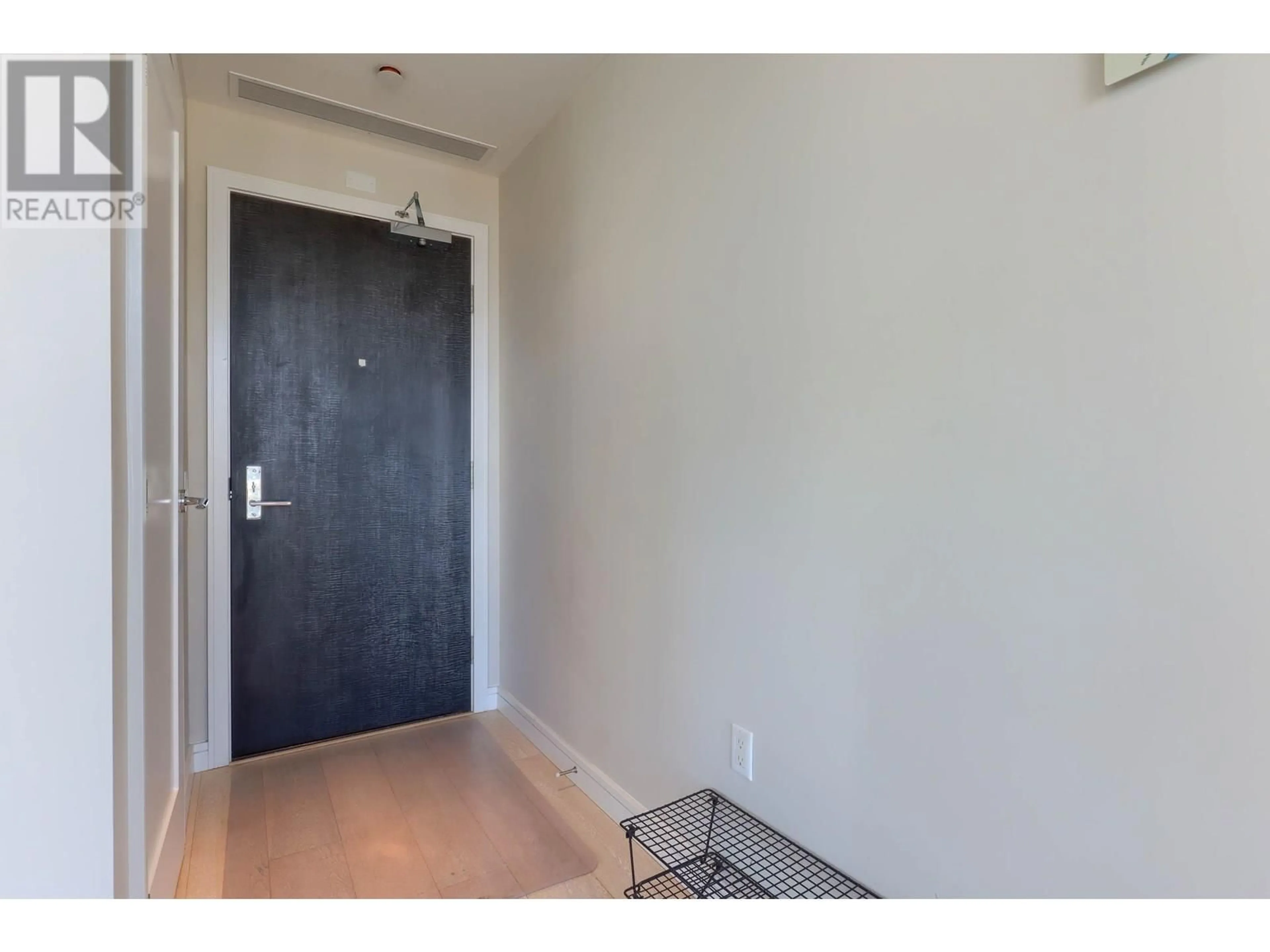 Indoor entryway for 1602 - 1221 BIDWELL STREET, Vancouver British Columbia V6G0B1