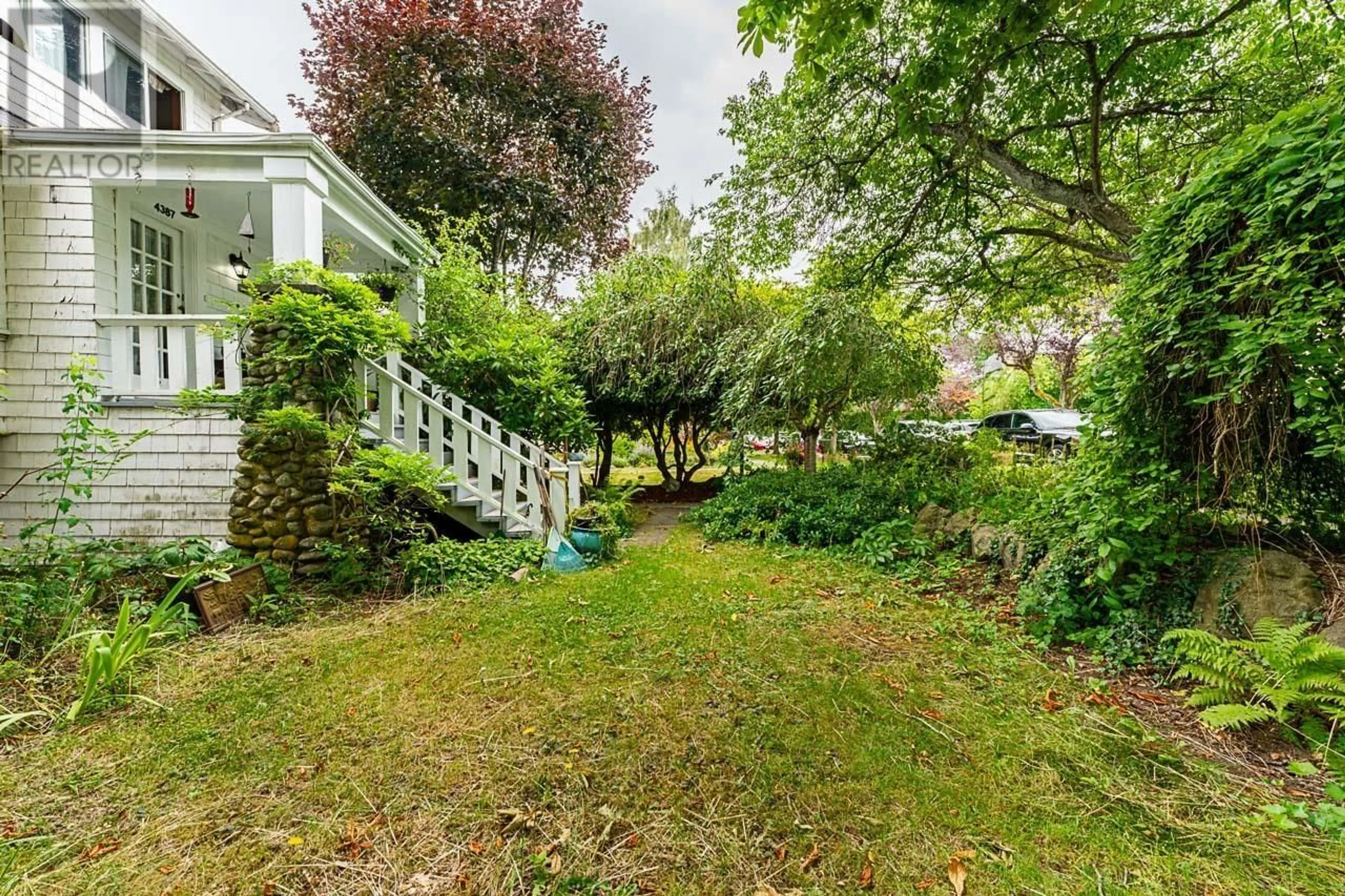 Patio, street for 4387 9TH AVENUE, Vancouver British Columbia V6R2C8
