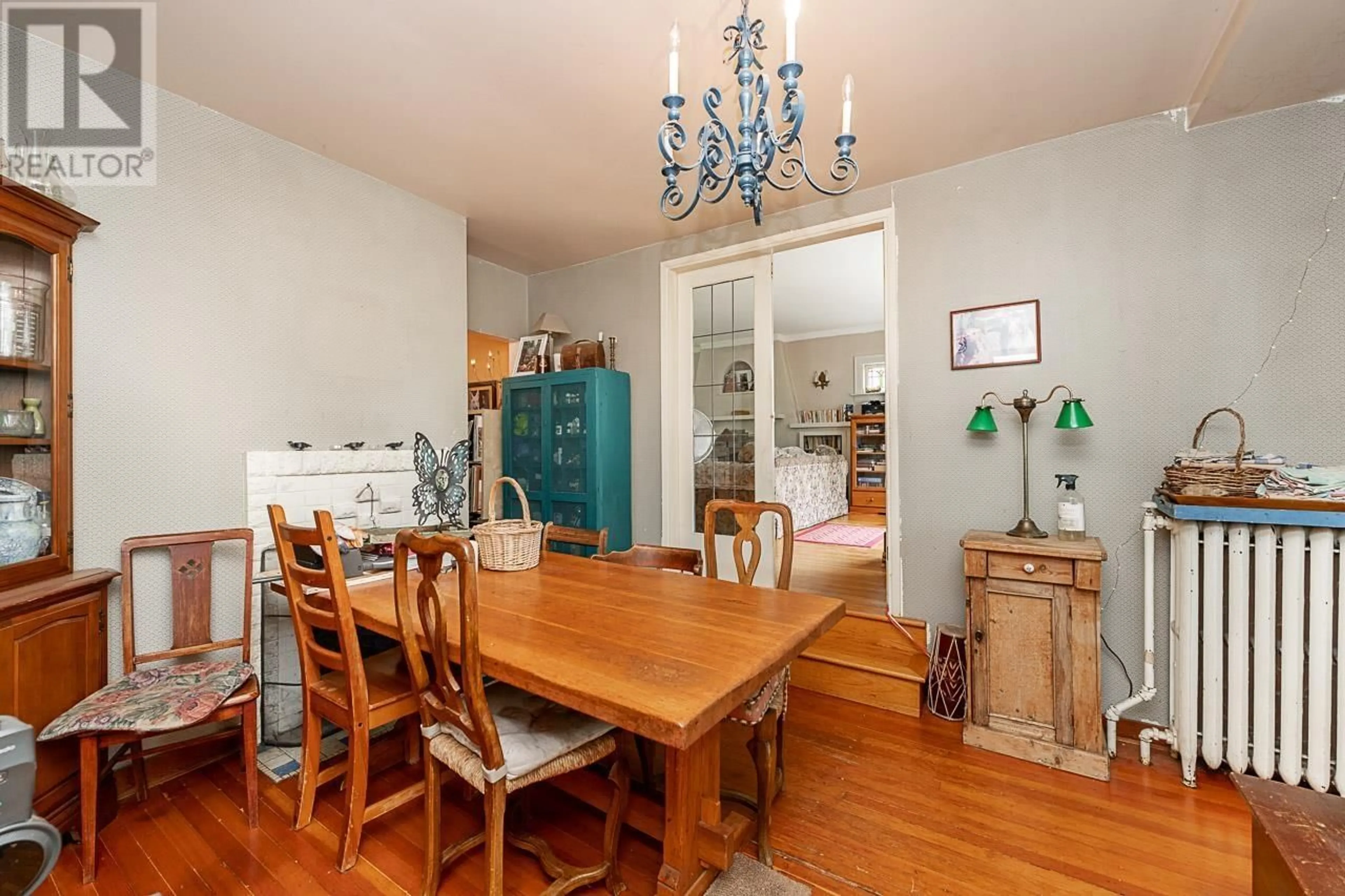 Dining room, wood/laminate floor for 4387 9TH AVENUE, Vancouver British Columbia V6R2C8