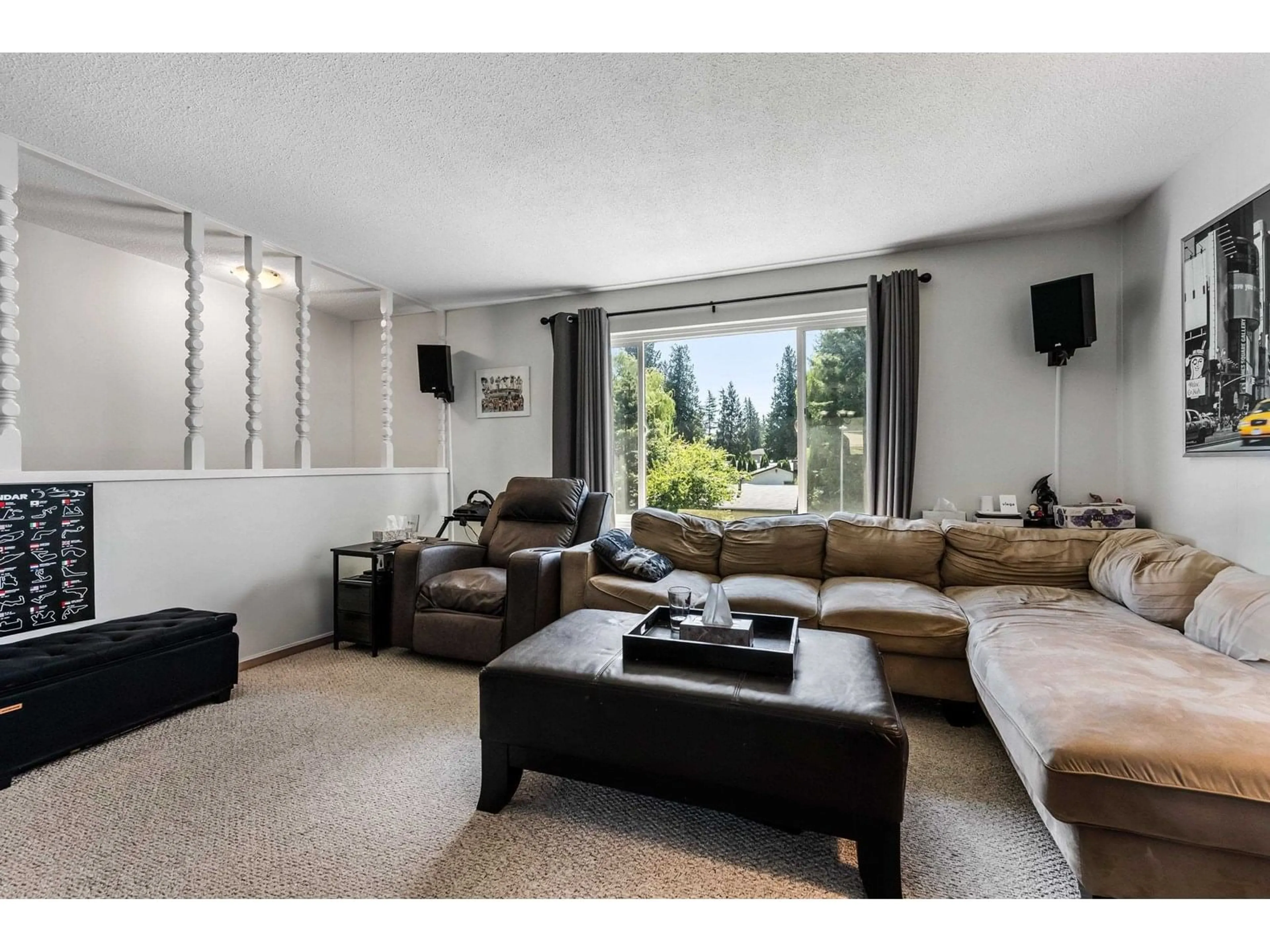 Living room with furniture, unknown for 34805 CHAMPLAIN, Abbotsford British Columbia V2S5P3
