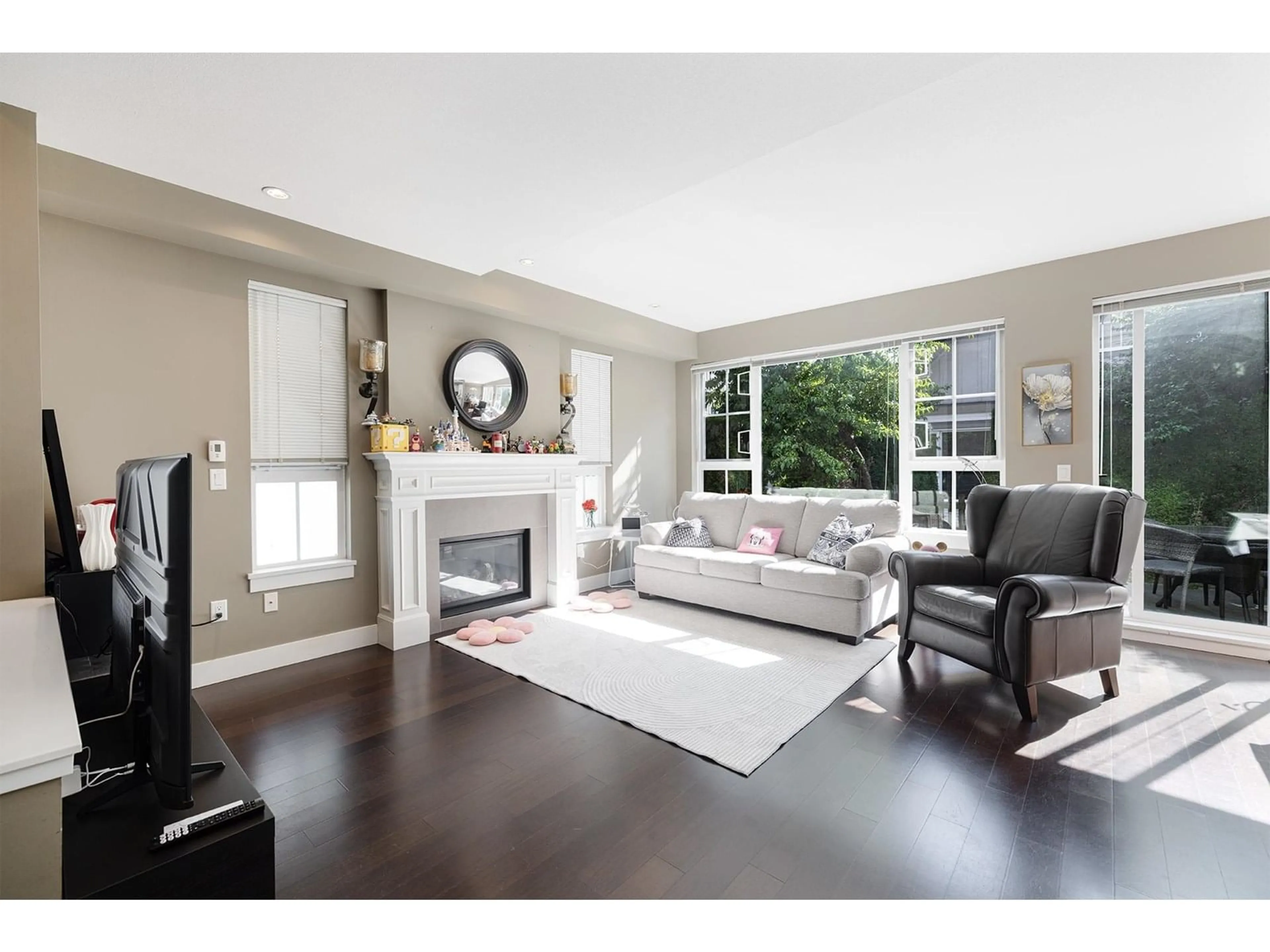 Living room with furniture, unknown for 202 - 2501 161A, Surrey British Columbia V3Z7Y6