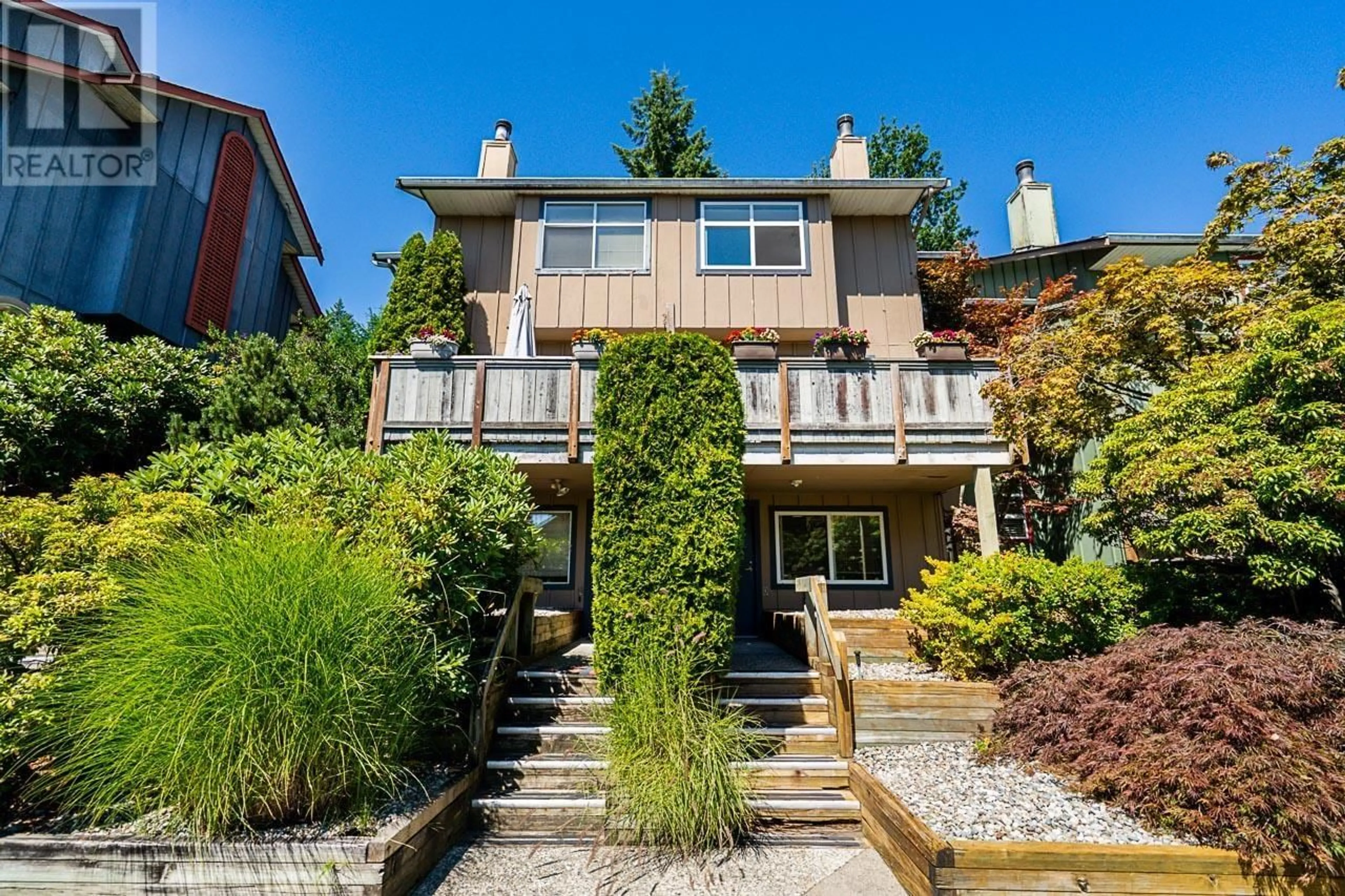 Unknown for 34 - 900 17TH STREET, North Vancouver British Columbia V7P3K5