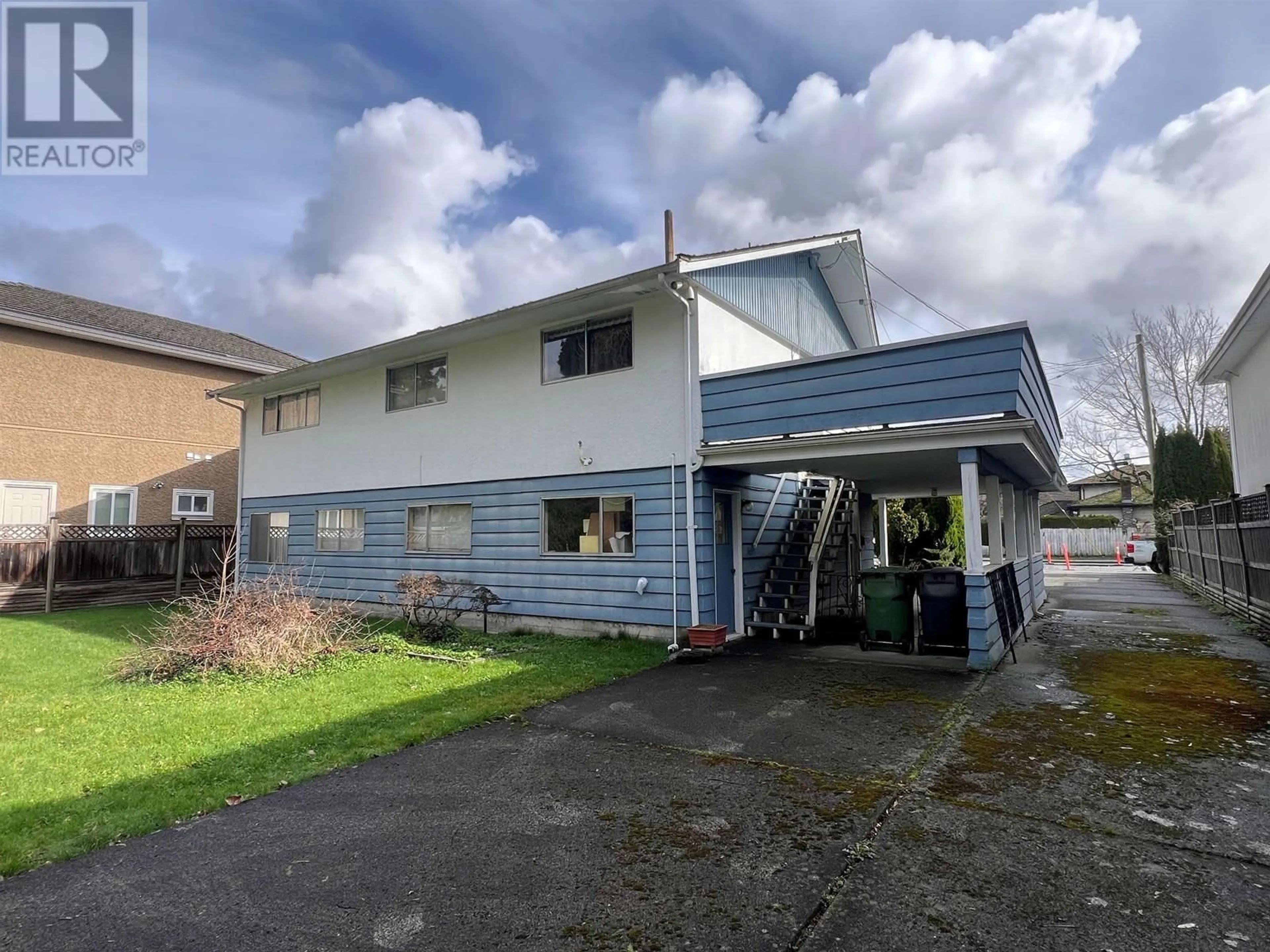 Home with vinyl exterior material, building for 10911 GILBERT ROAD, Richmond British Columbia V7E2H4