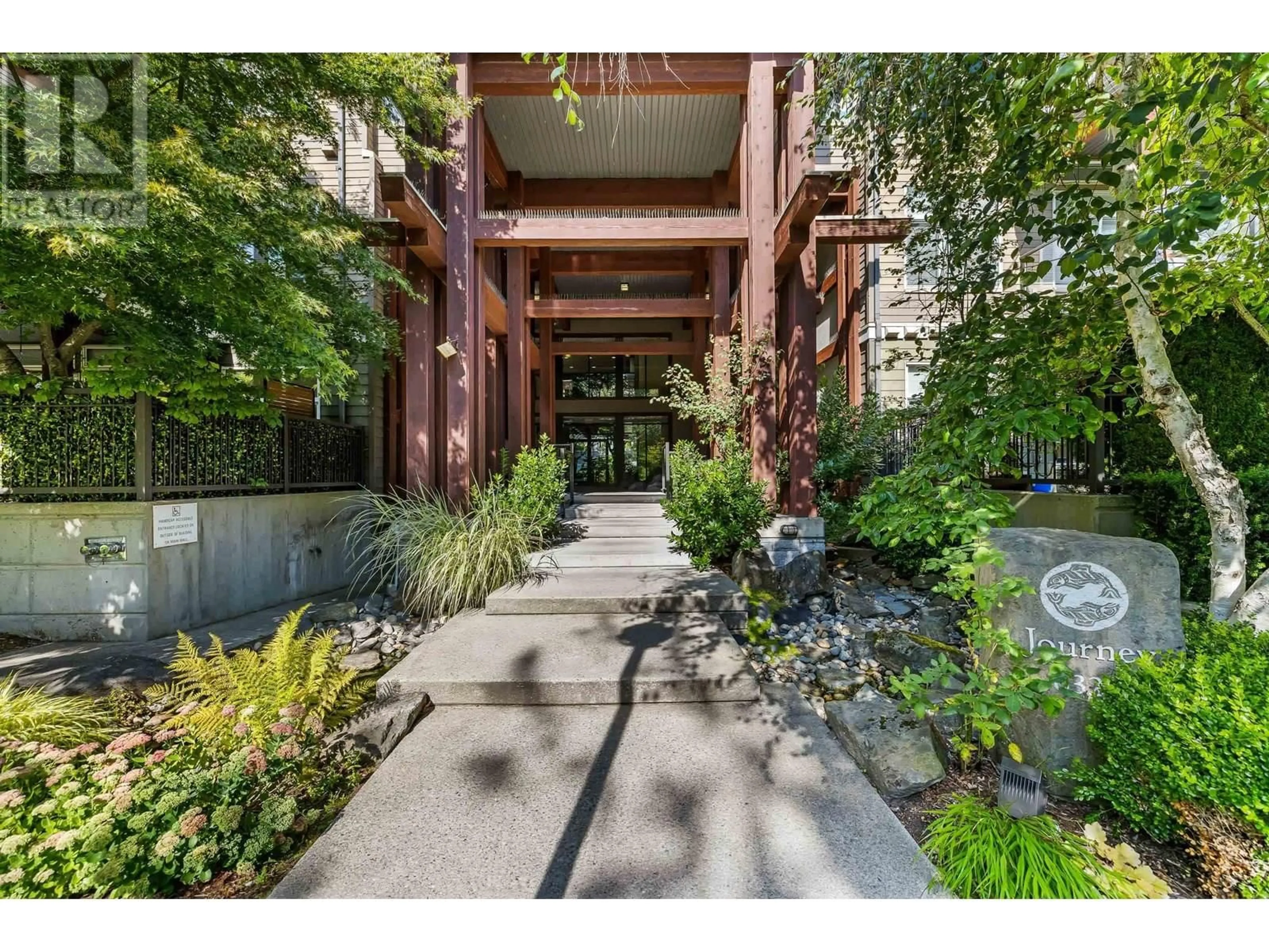 Indoor foyer for 120 - 6328 LARKIN DRIVE DRIVE, Vancouver British Columbia V6T2K2
