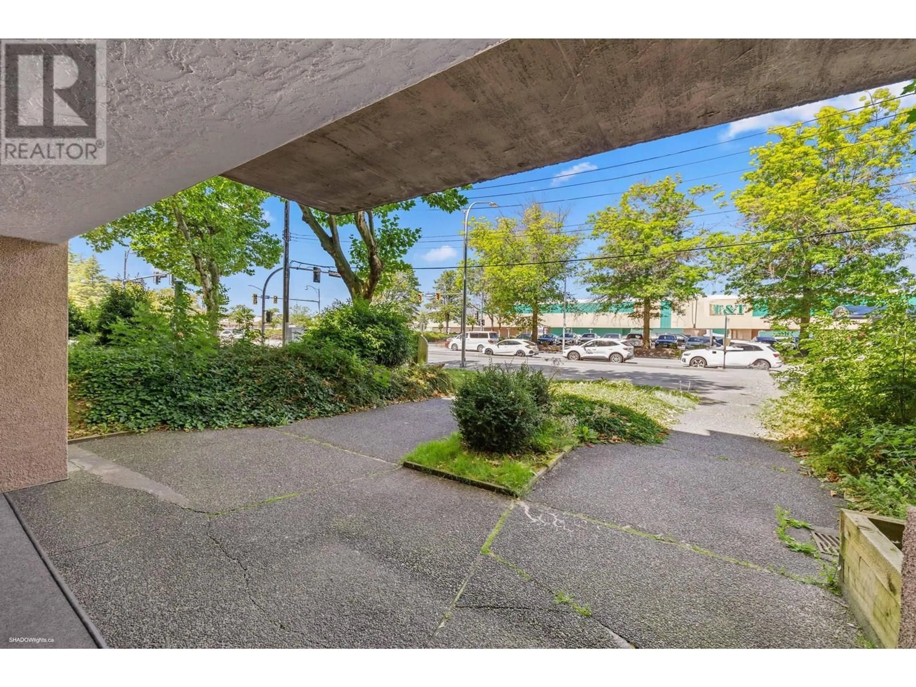 Patio, street for 211 - 8400 LANSDOWNE ROAD, Richmond British Columbia V6X3G3
