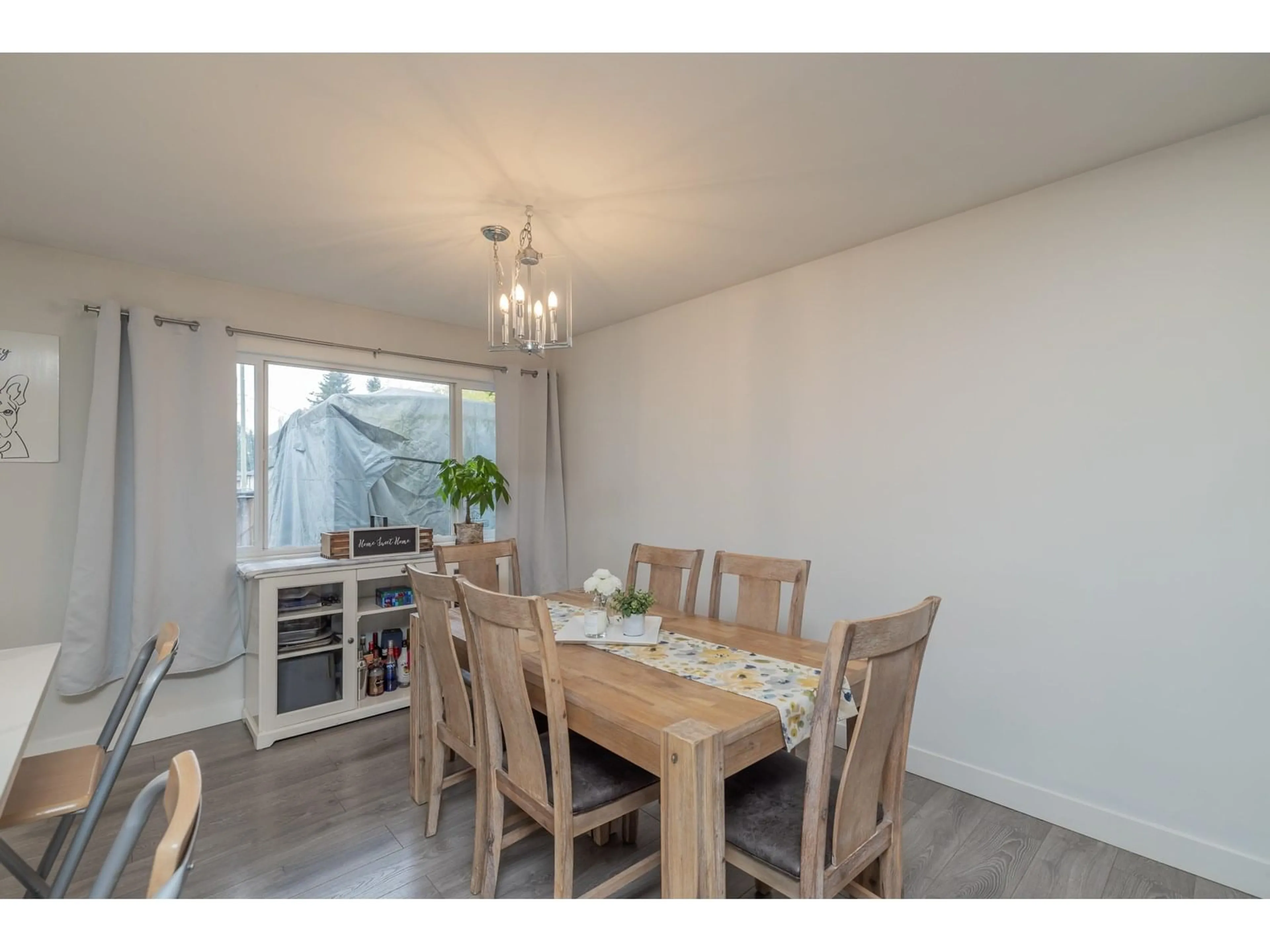 Dining room, wood/laminate floor for 32073 WESTVIEW, Mission British Columbia V2V1X7