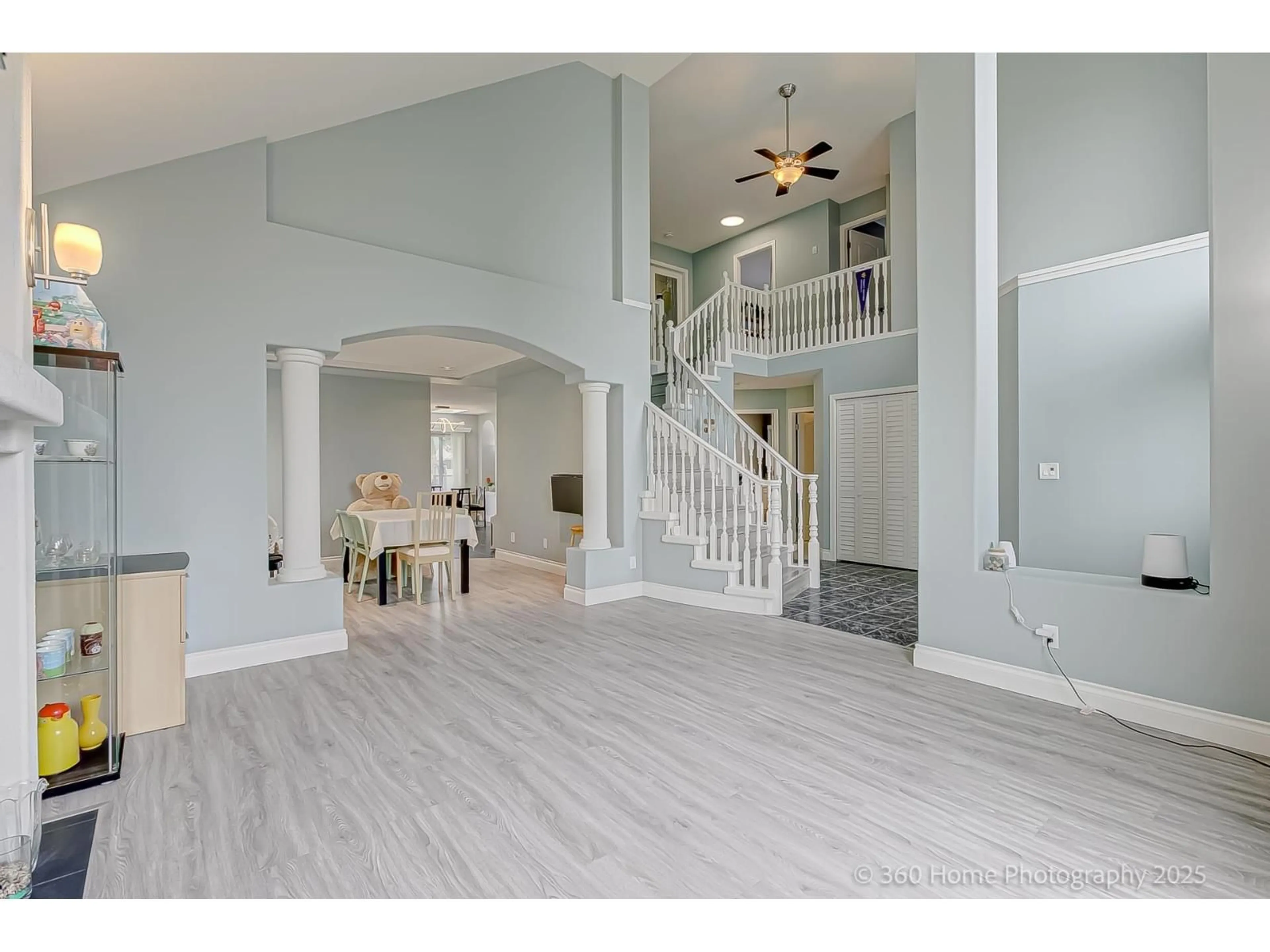 Indoor entryway for 19088 63B, Surrey British Columbia V3S8G5